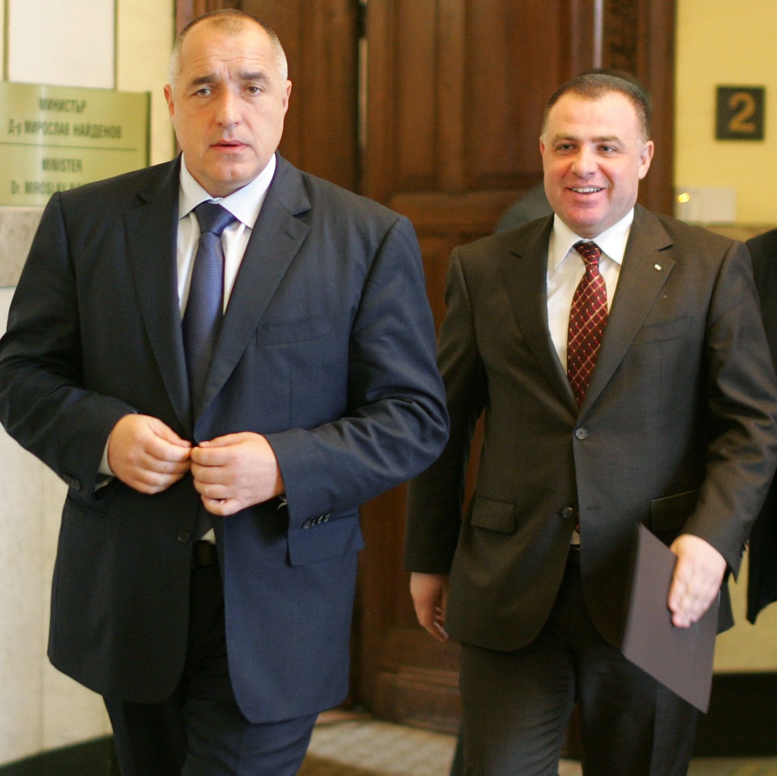 Фандъкова и Найденов си разменят сградите