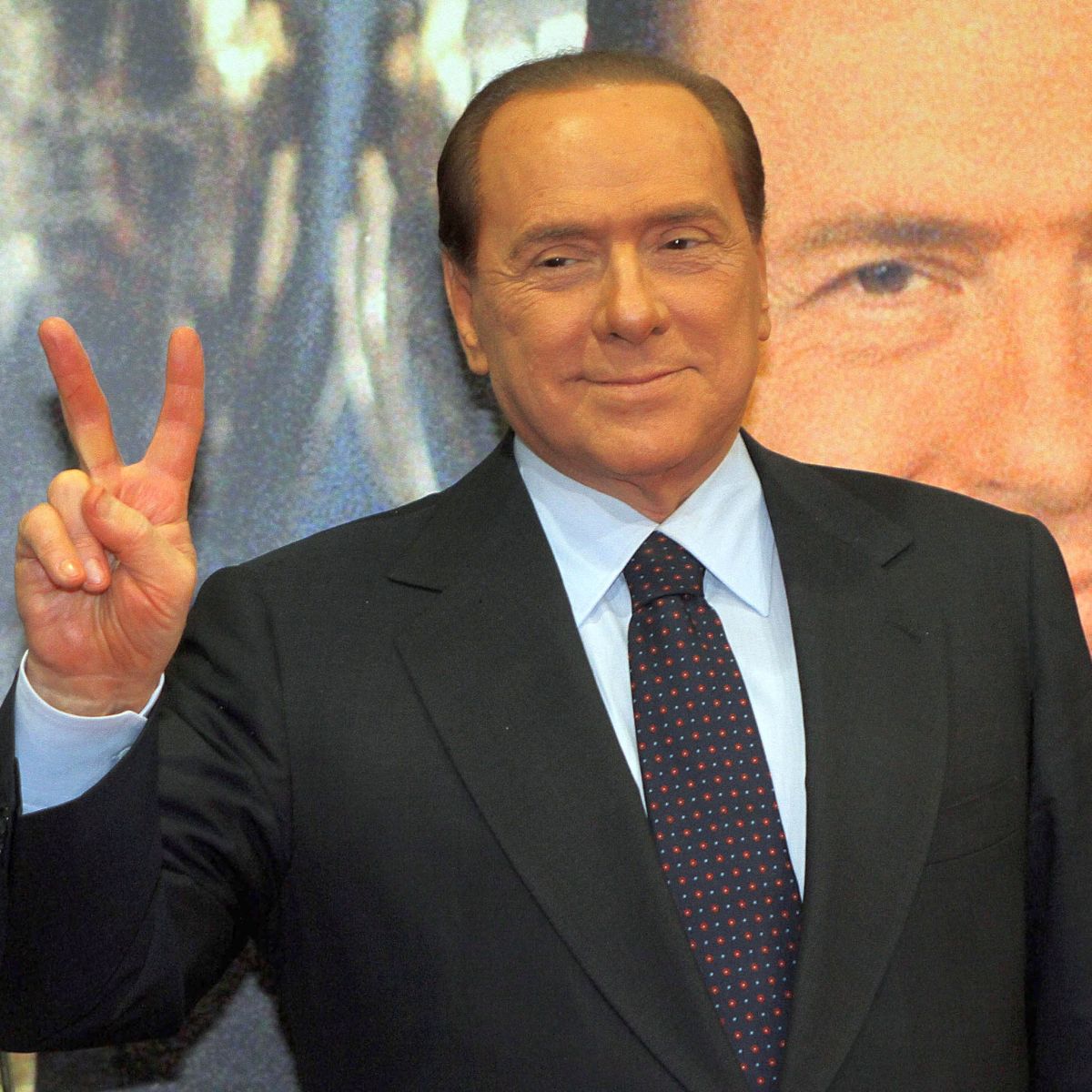 Палавник съм, но стар за много секс, оправда се Берлускони