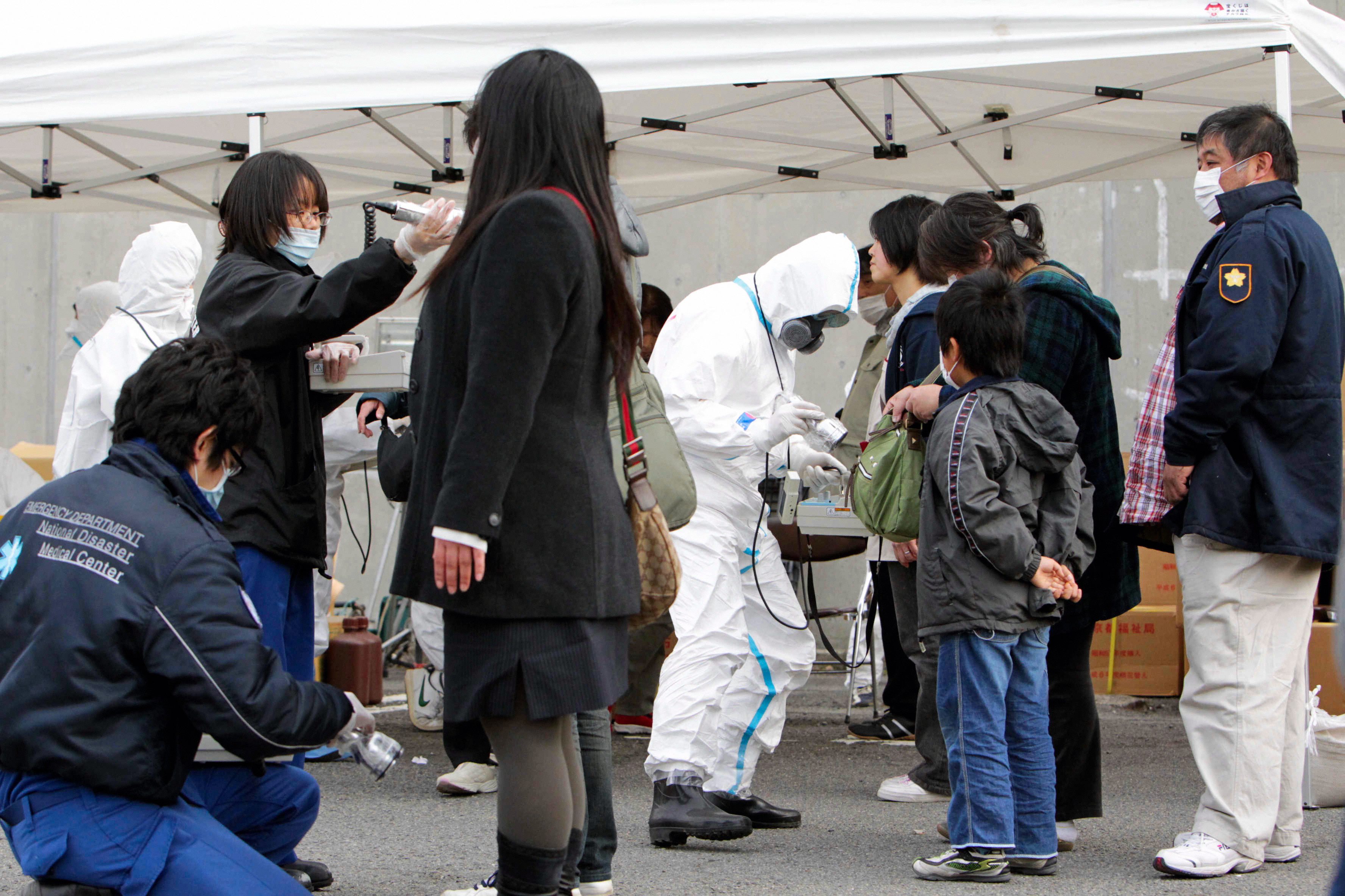 Проверка за радиоактивно заразяване във ”Фукушима”