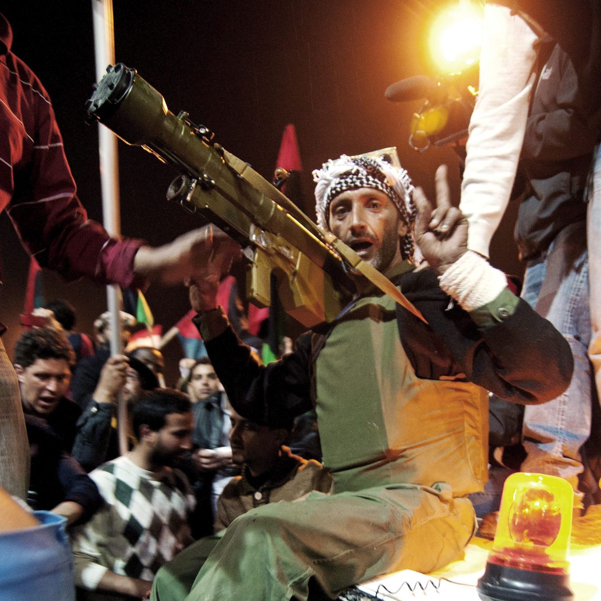 Силите на Кадафи атакуваха Бенгази въпреки примирието