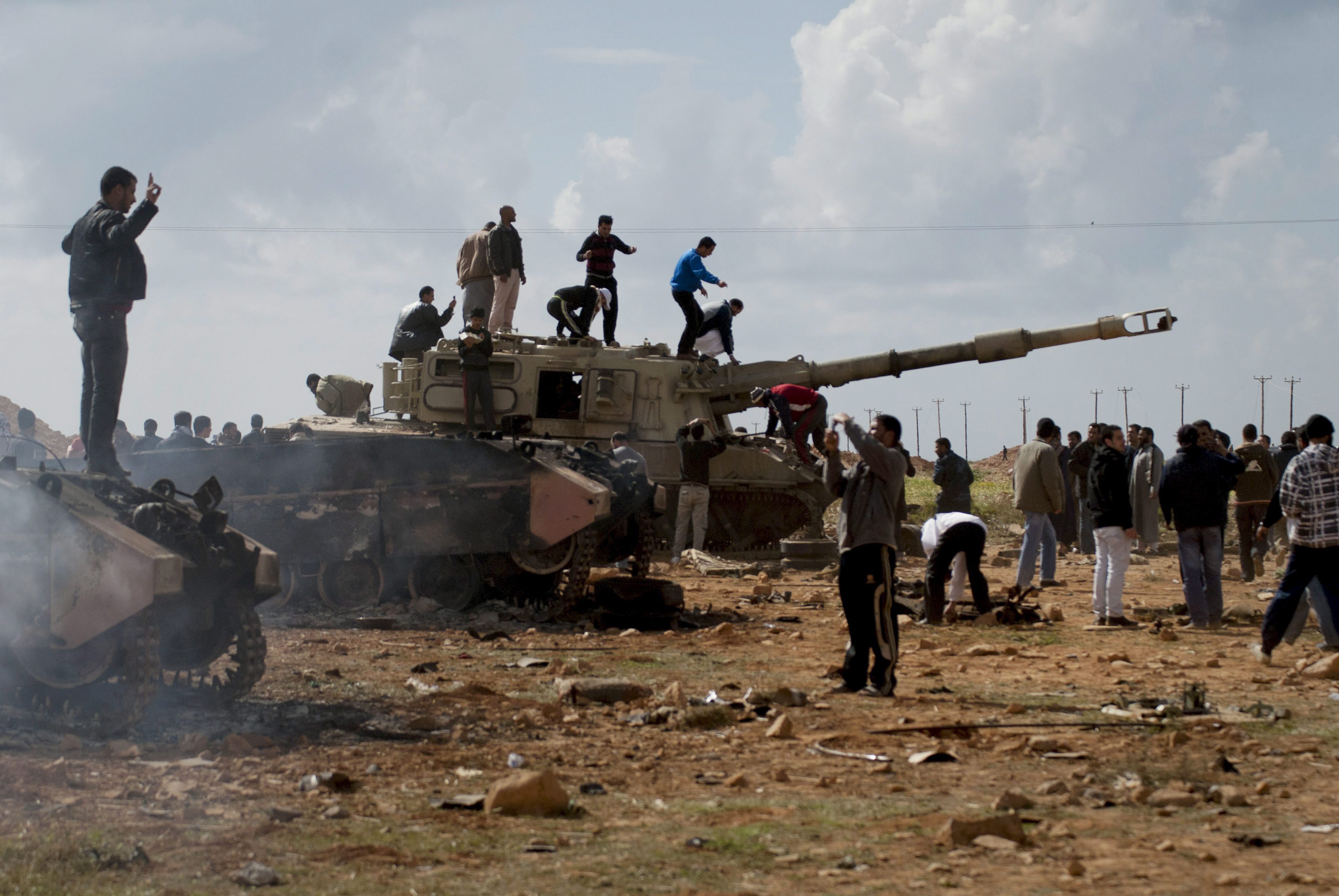 След боевете и свалянето на Кадафи през 2011 г. Либия остава разделена, и тънеща в хаос страна