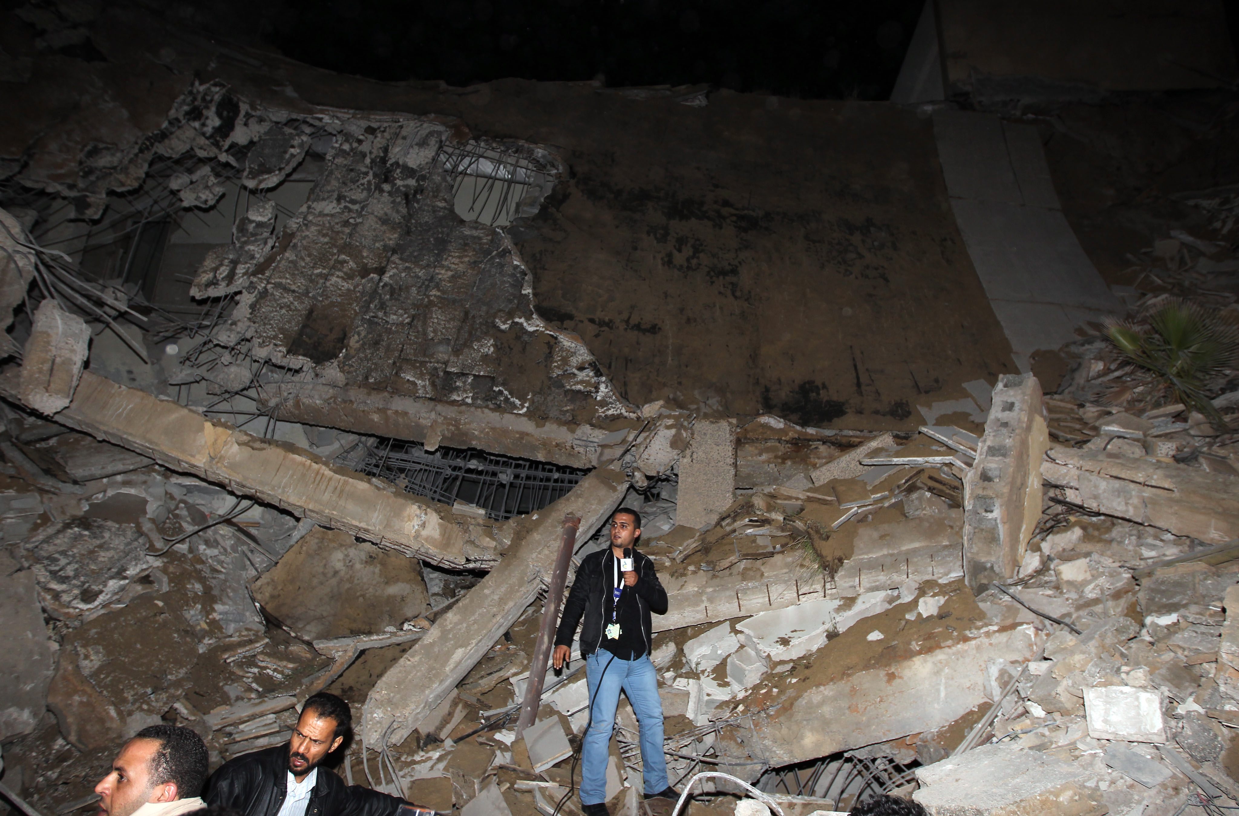 Разрушеният административен център на Кадафи