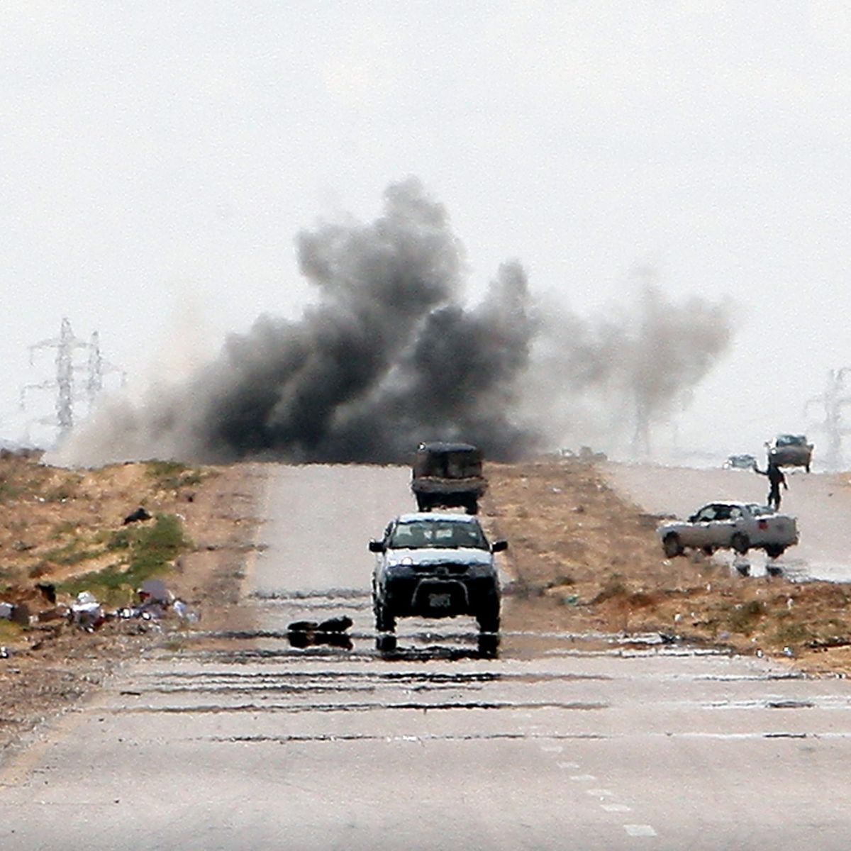 Либийските бунтовници атакуват Триполи