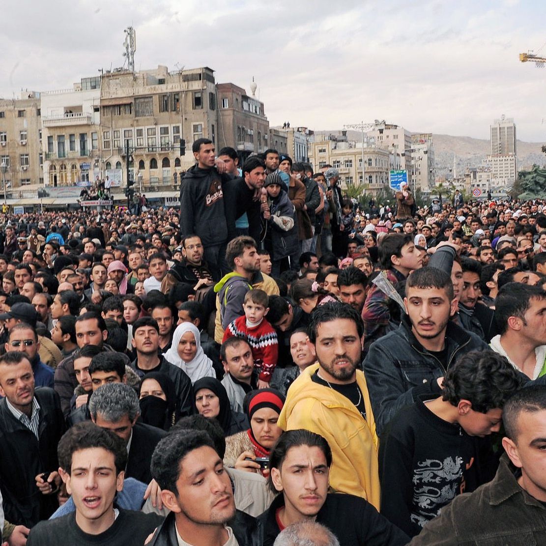 Стотици хиляди хора излязоха вчера да протестират в Сирия с искане за оттегляне на президента Башар Асад