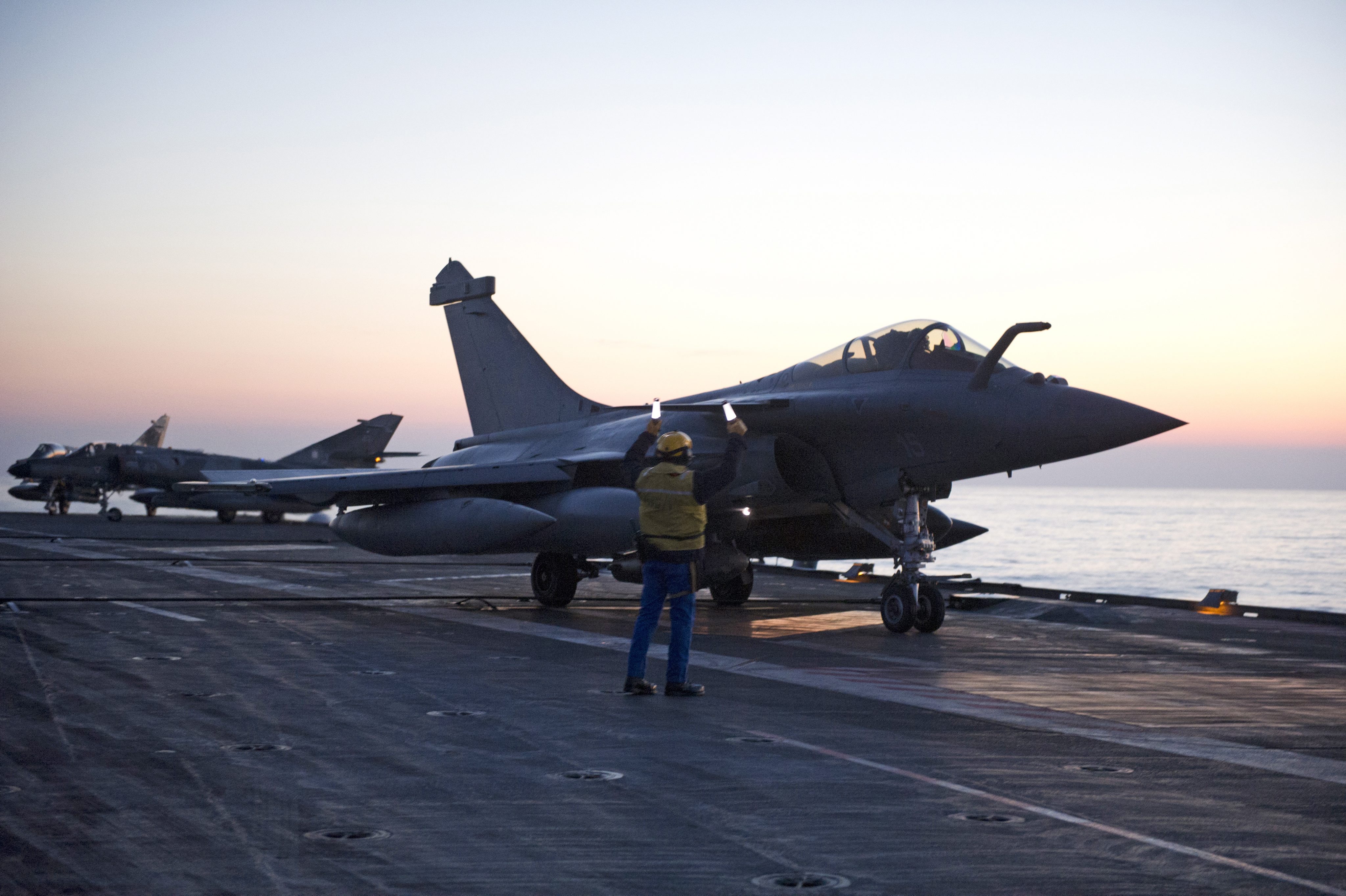 НАТО планира тримесечна операция в Либия