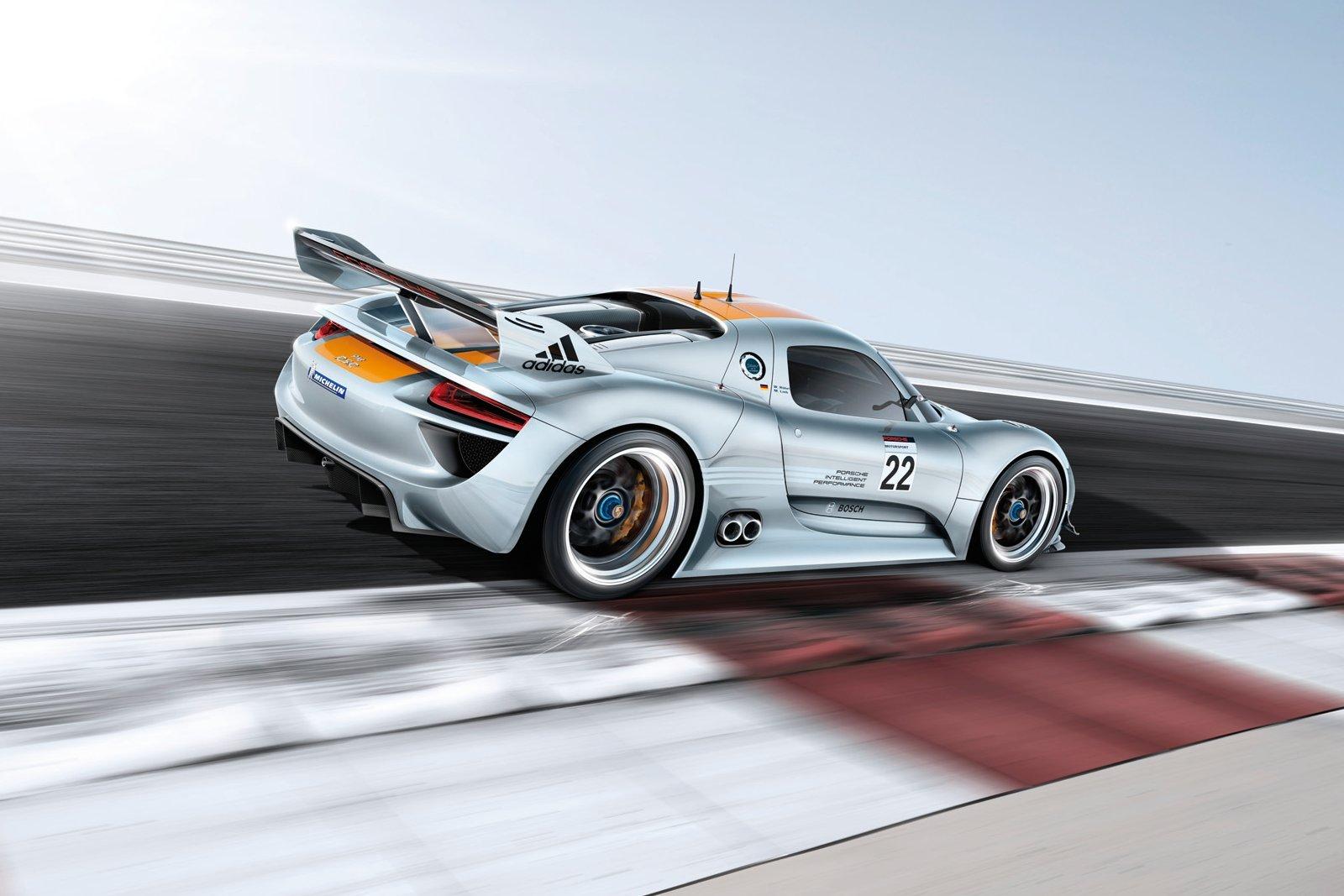 Porsche с пряк конкурент на Lambo Gallardo