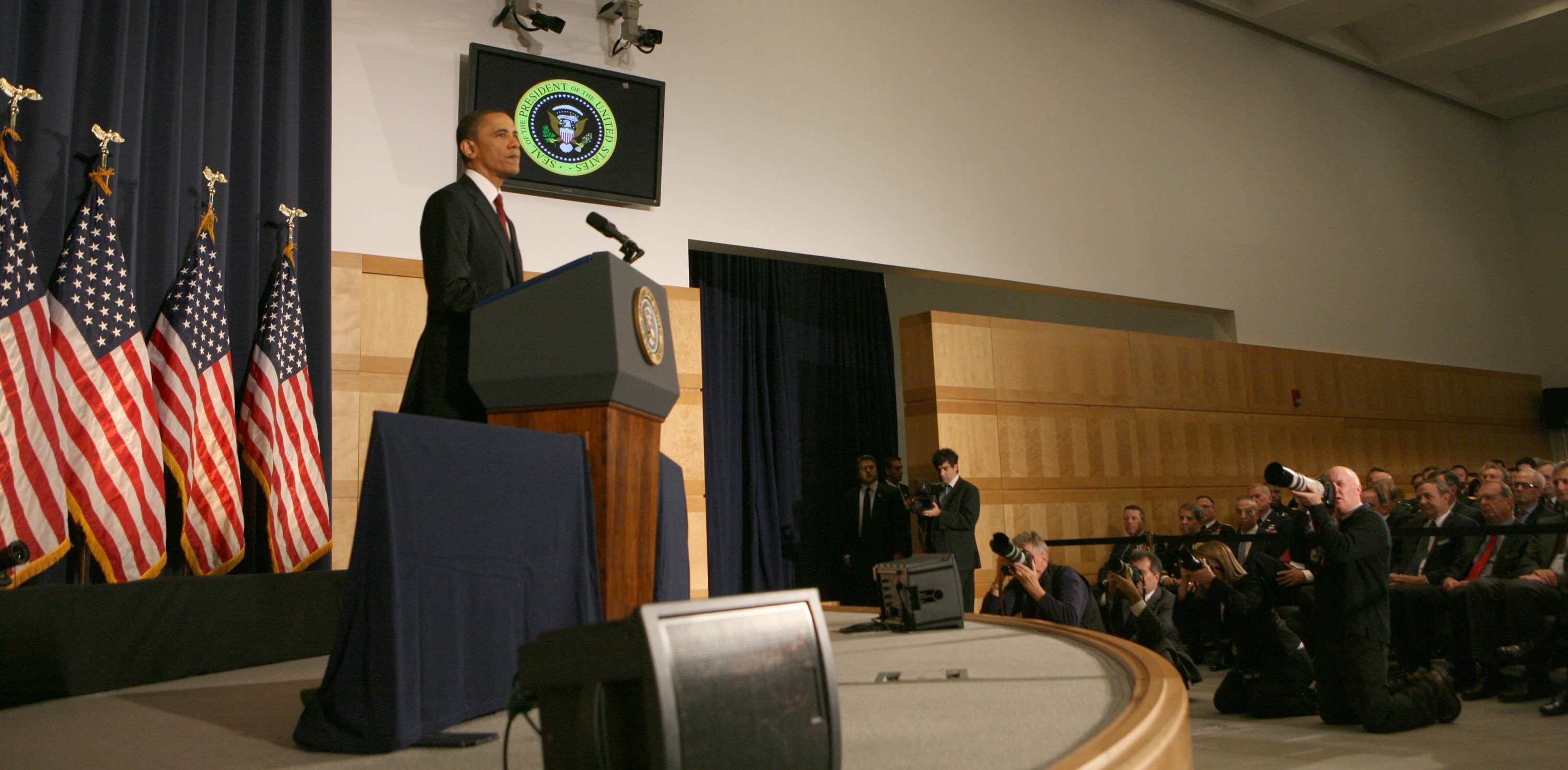 В обръщение към нацията Обама заяви, че САЩ са имали международната подкрепа да спрат геноцида в Либия