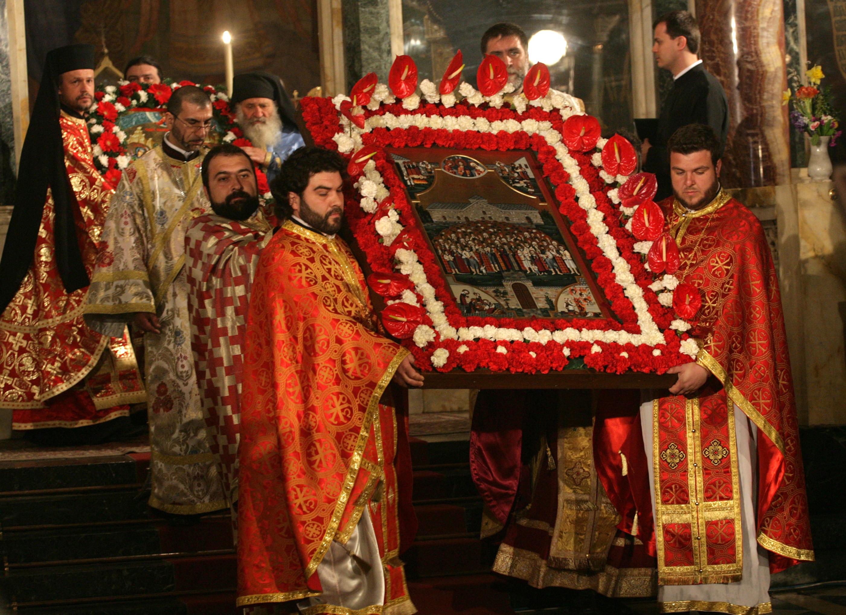 Патриарх Максим канонизира над 5000 нови светци