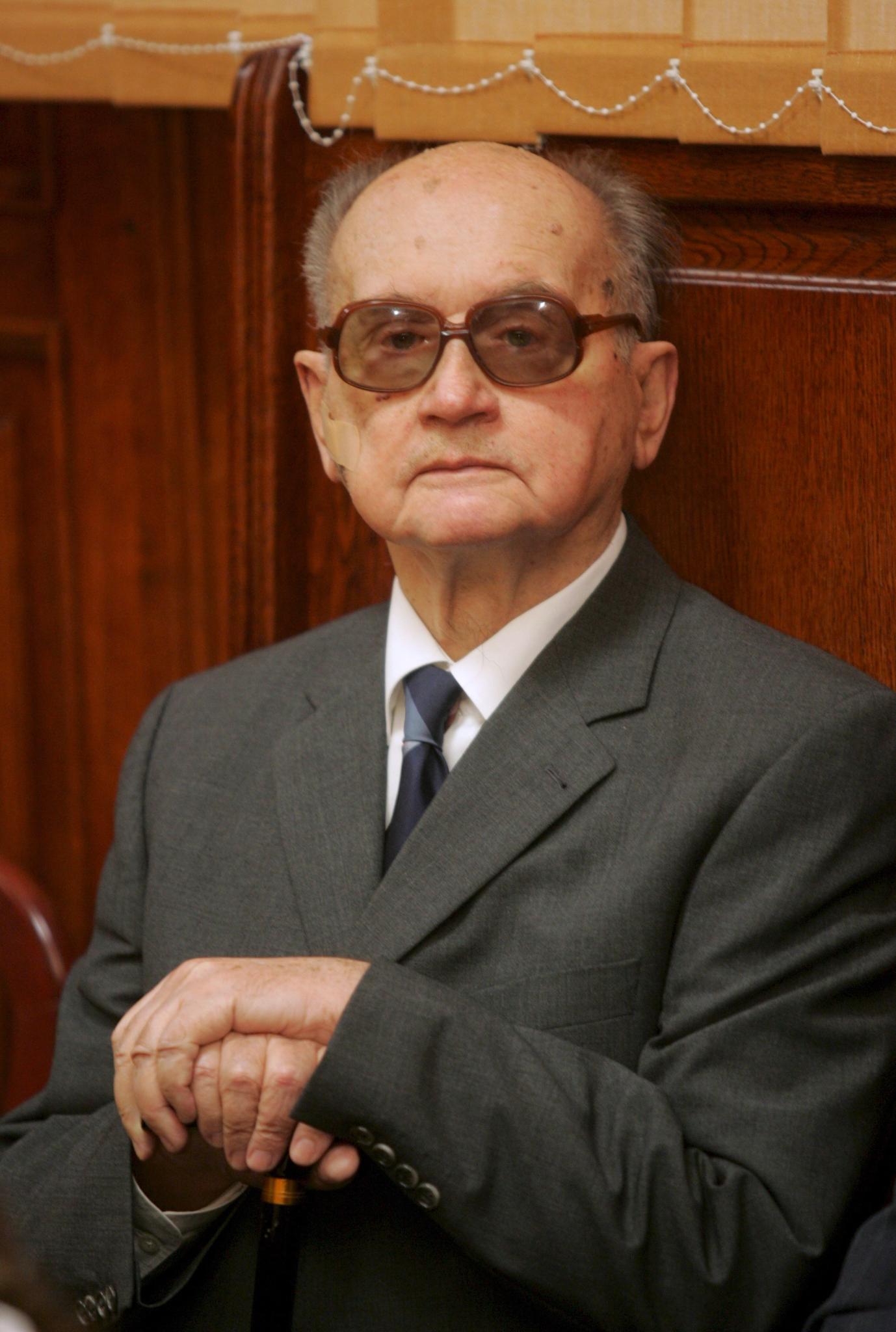 Бившият полски президент в любовна афера на 90