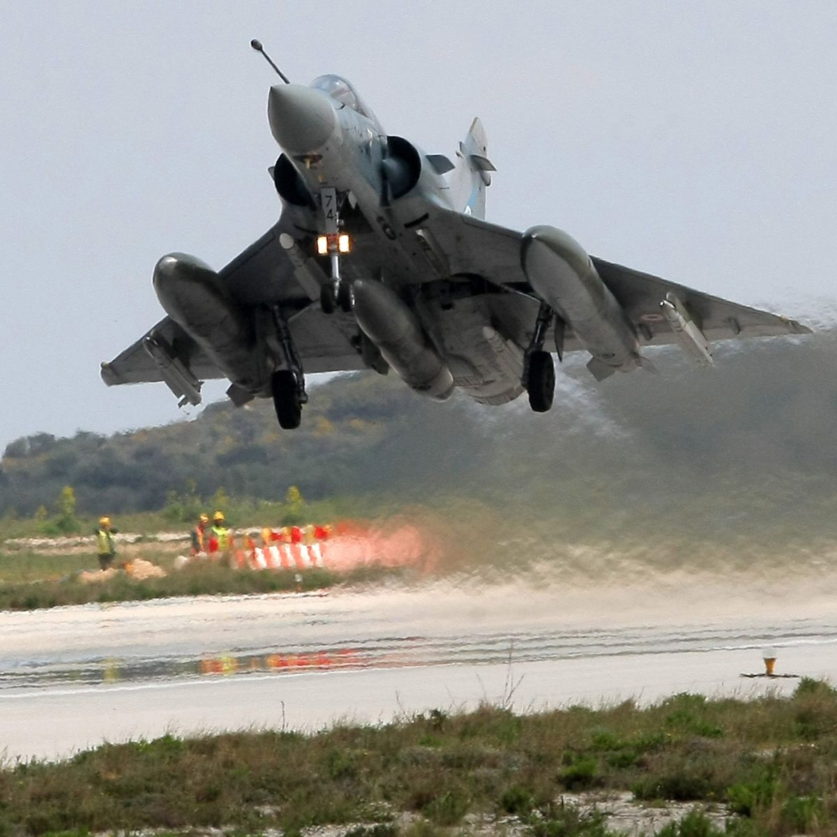 Самолети на страни членки на НАТО са вдигани извънредно заради разузнавателни полети на руски самолети