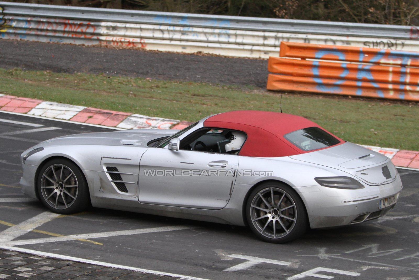 Снимаха новия Mercedes SLS AMG Roadster без камуфлаж
