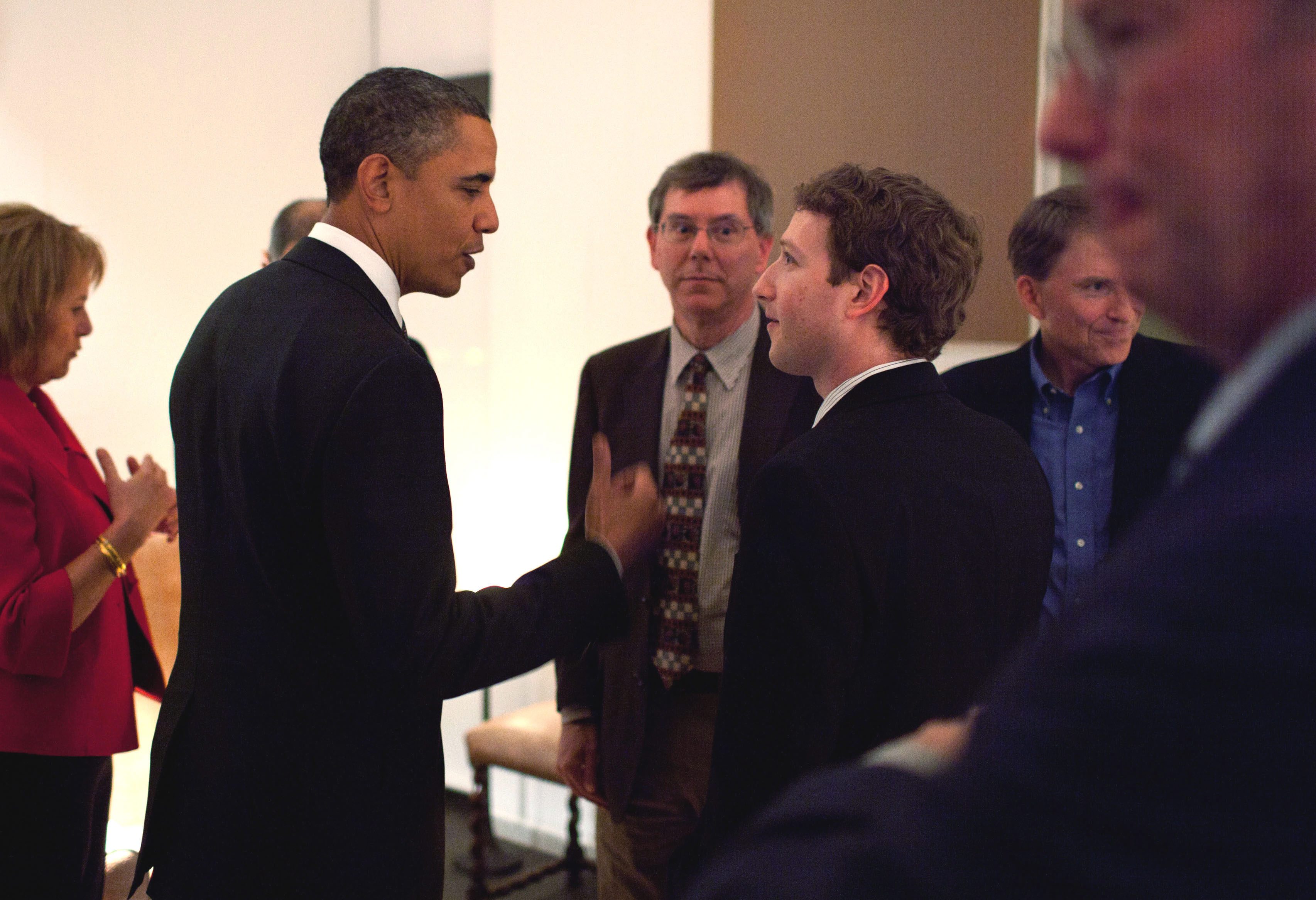 Барак Обама и Марк Зукърбърг