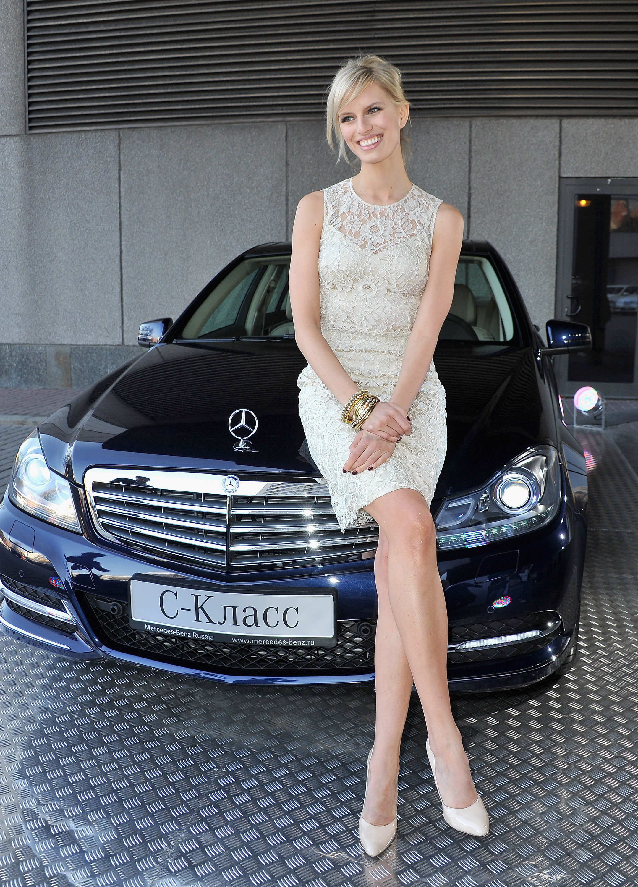 Модел на Victoria`s Secret стана лице на Mercedes-Benz