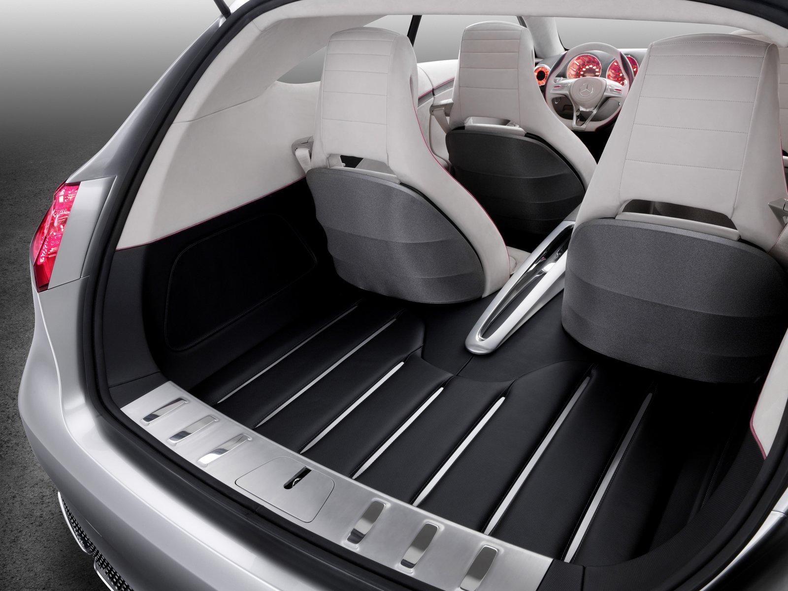 Mercedes пусна снимки на новата A-Class