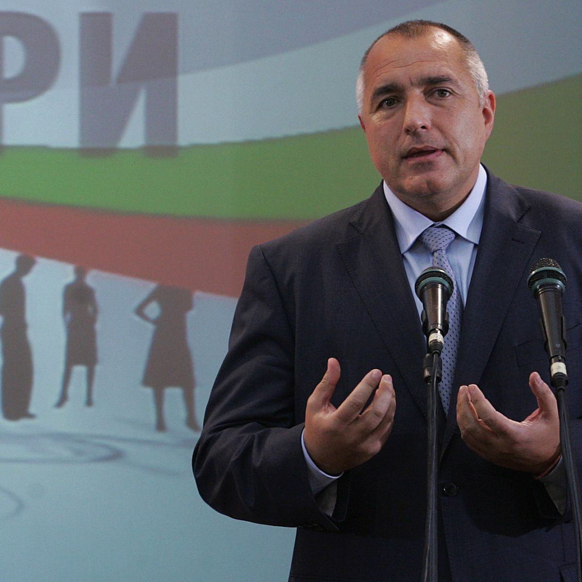 Премиерът призова общините да разработват проекти, за да създават условия за интеграция на ромите
