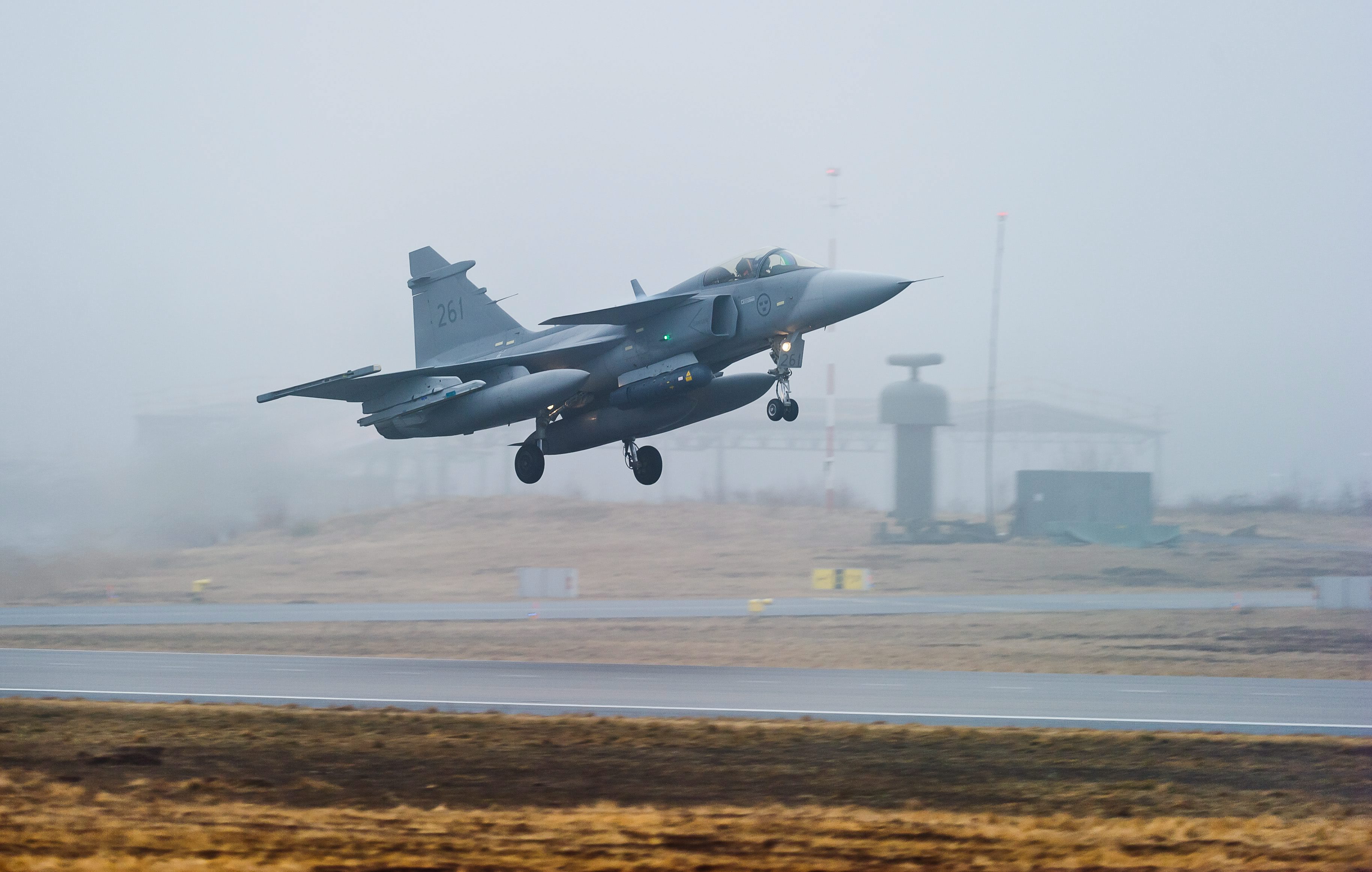 Шведските самолети ”Грипен” нямат право да участват в бойни действия в Либия освен при самоотбрана