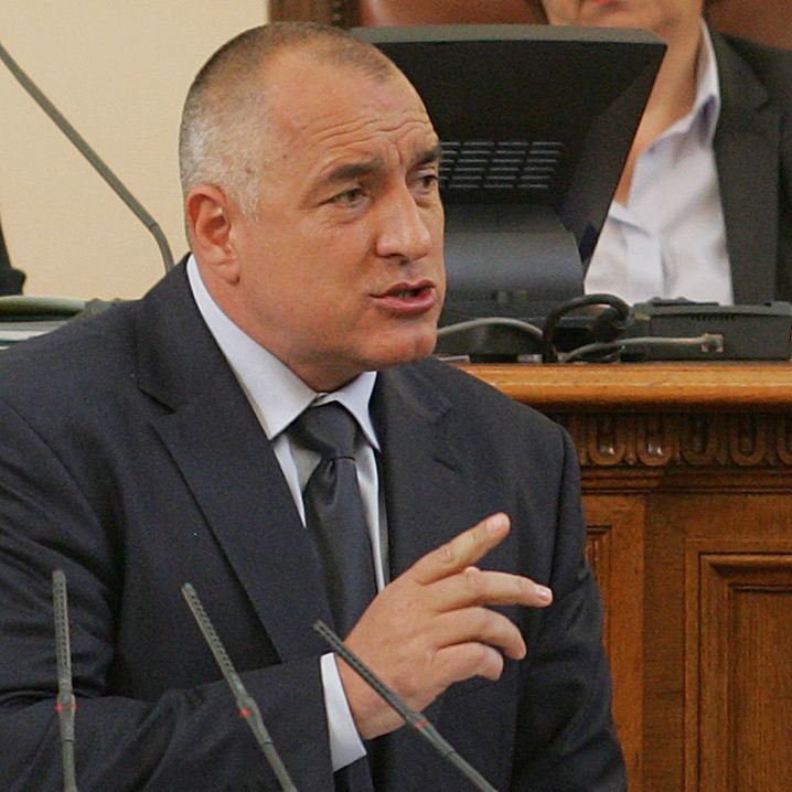 Борисов и Нинова направиха поредното шоу