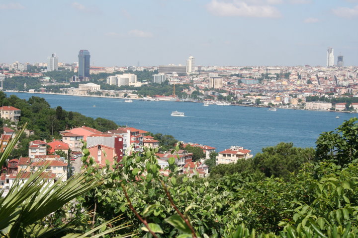 Вили на 1-ва линия на Босфора в Истанбул до 95 млн. долара