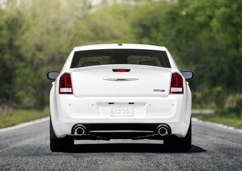 Chrysler изтегля 127 000 коли заради дефекти