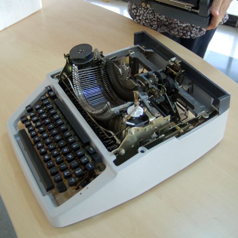 БНТ в 100 секунди: Затварят последната фабрика за пишещи машини