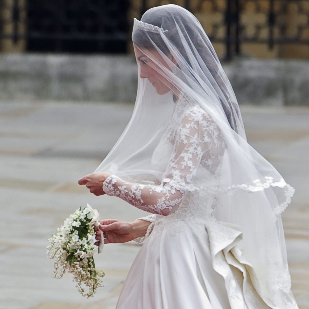 Как Кейт успя да запази сватбената си рокля в тайна