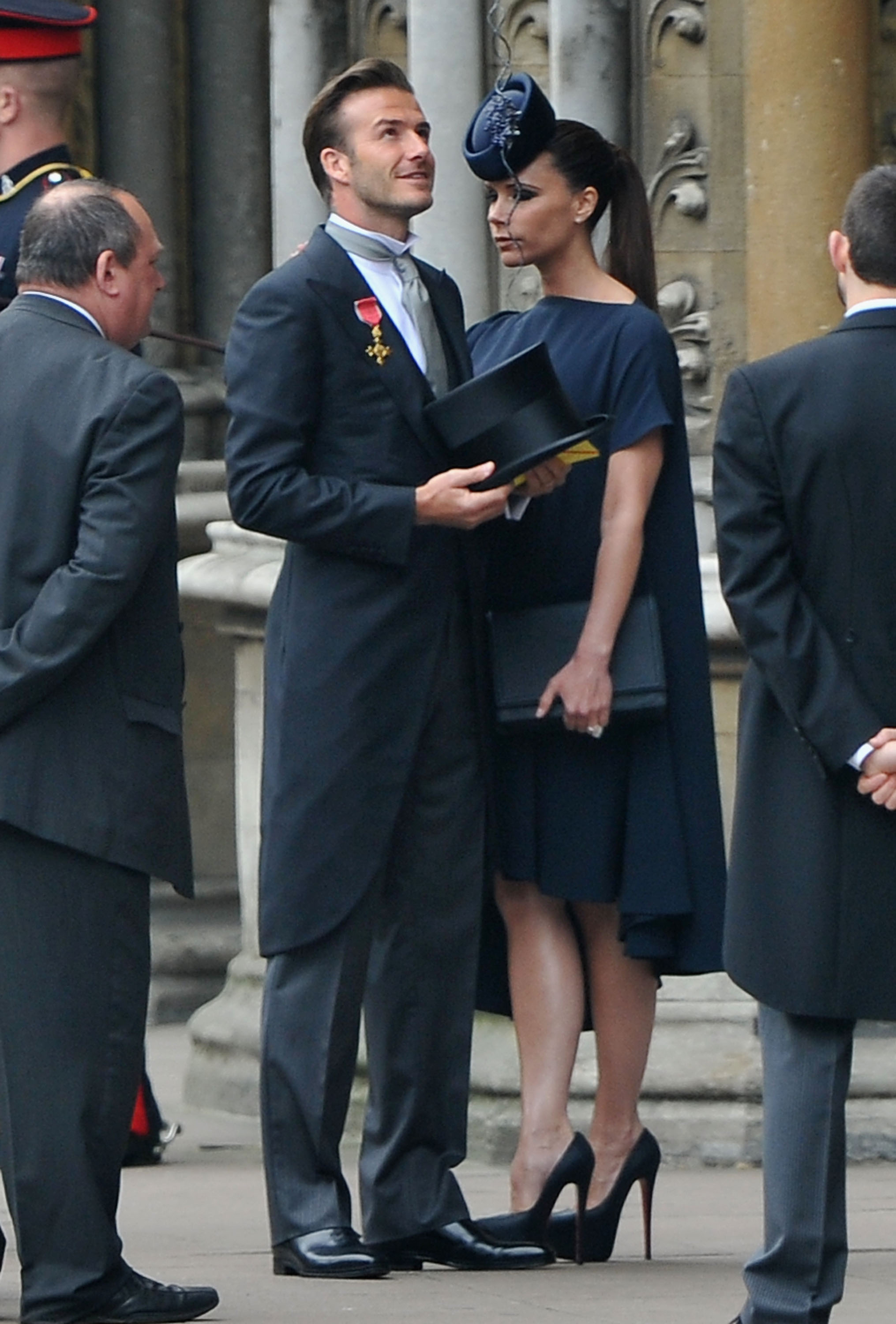 Дейвид и Виктория Бекъм пристигат на кралската сватба