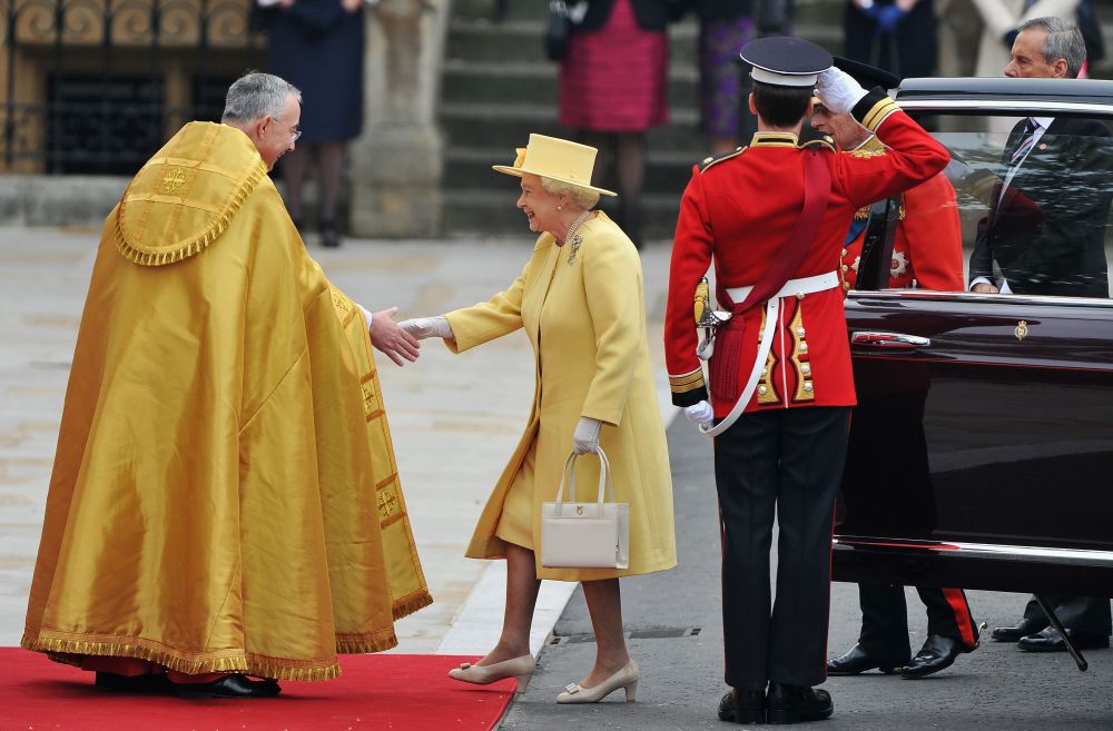 Кралицата пристига за церемонията