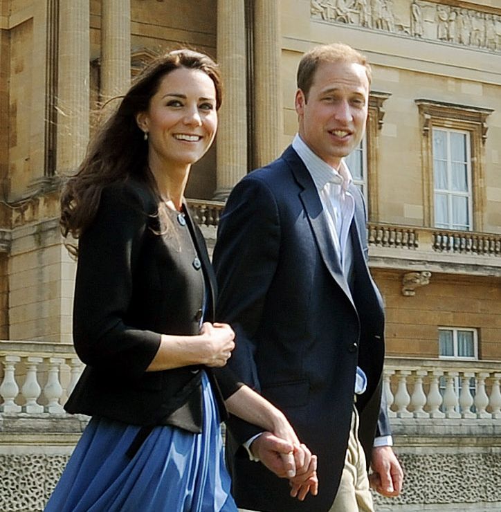 Кейт и Уилям с подаръци на стойност 5 млн. британски лири