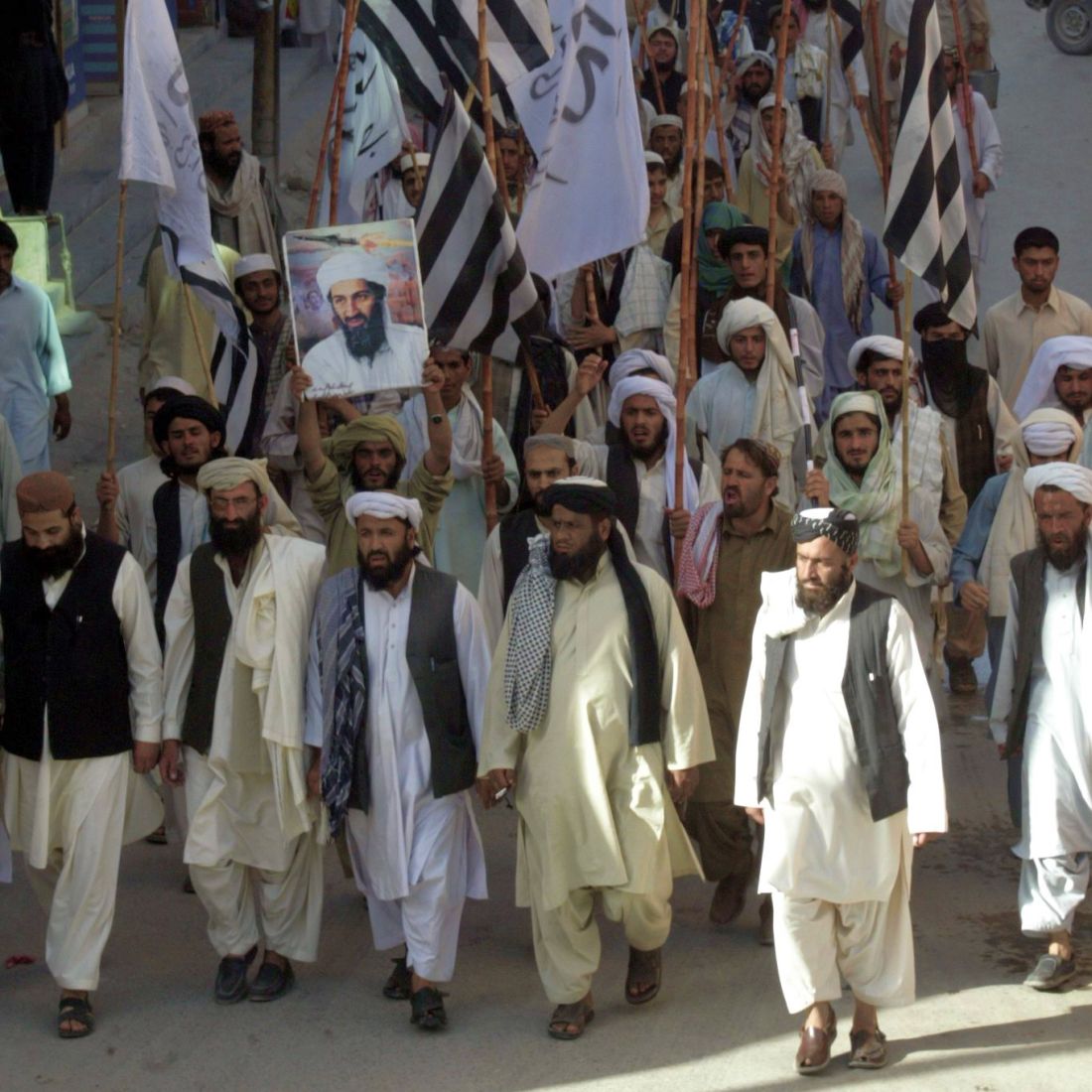 Протести в Пакистан срещу операцията на САЩ, при която бе убит Бин Ладен