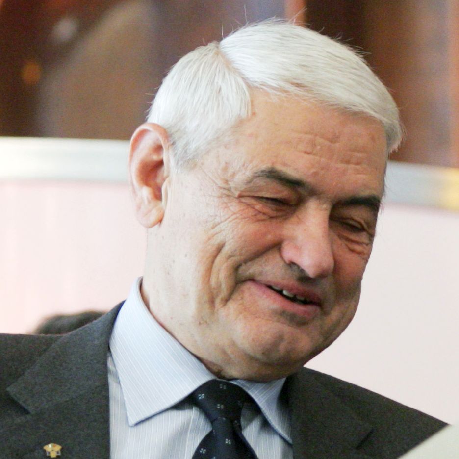 Шефът на НДК научил от новините, че го уволняват