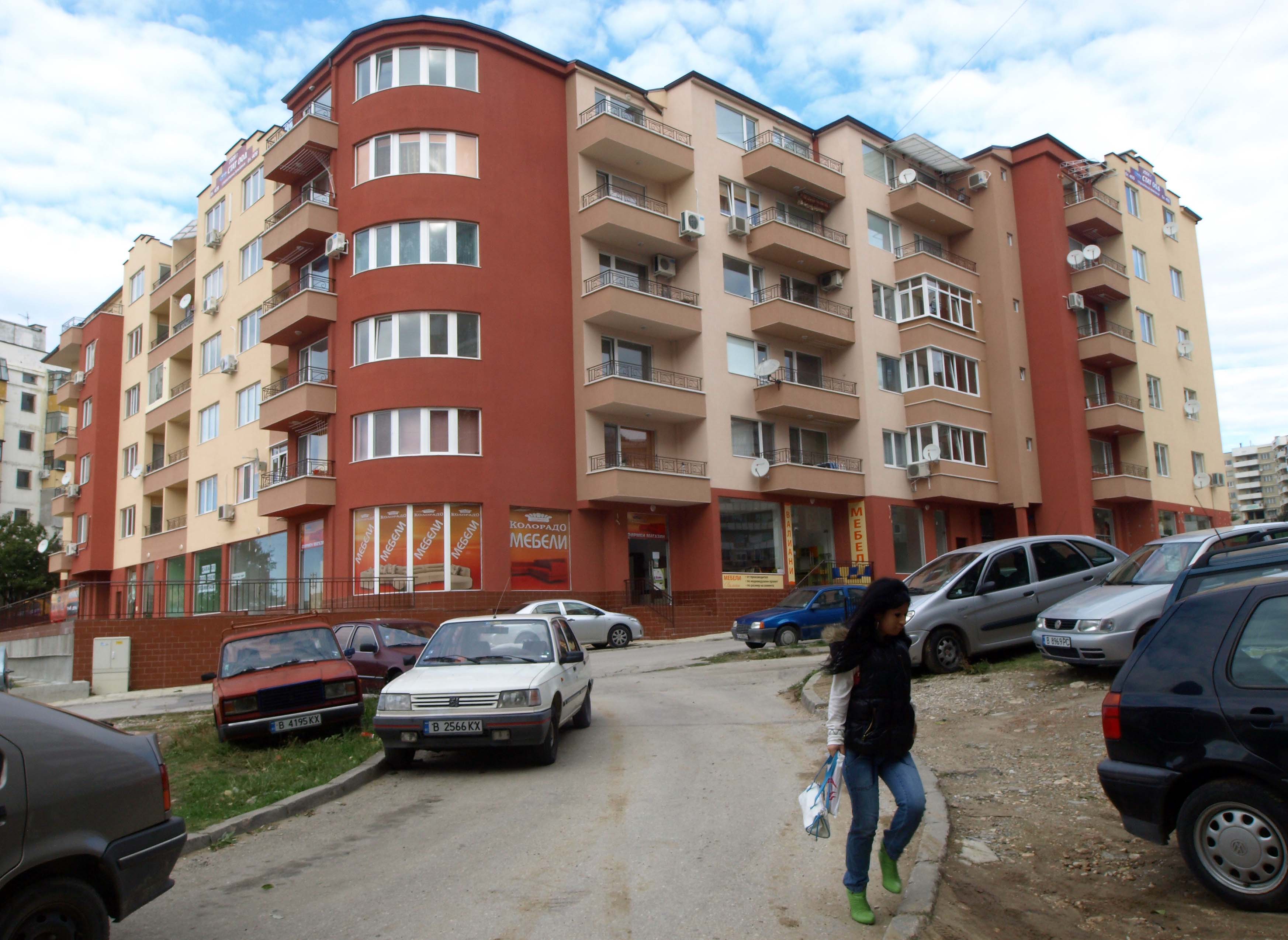 Някои блокове вече са санирани по проект на МРРБ, като този в район Владислав Варненчик във Варна
