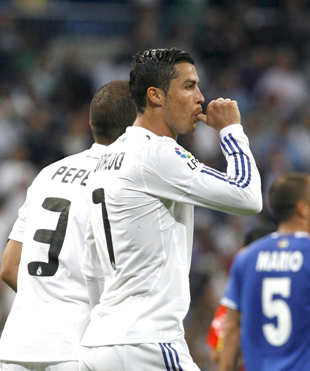 Кристиано Роландо дош Сантош Авейро стана завинаги част от историята на Реал Мадрид