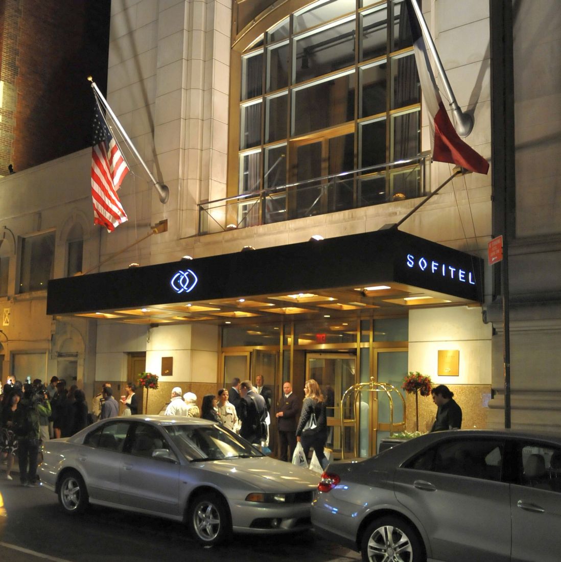 Две служителки на хотел Софител в Манхатън дадоха показания пред полицията