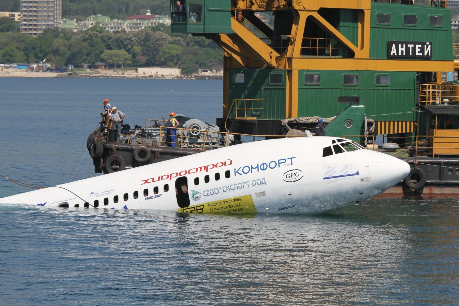 Потънали кораби и потопен самолет привличат туристи