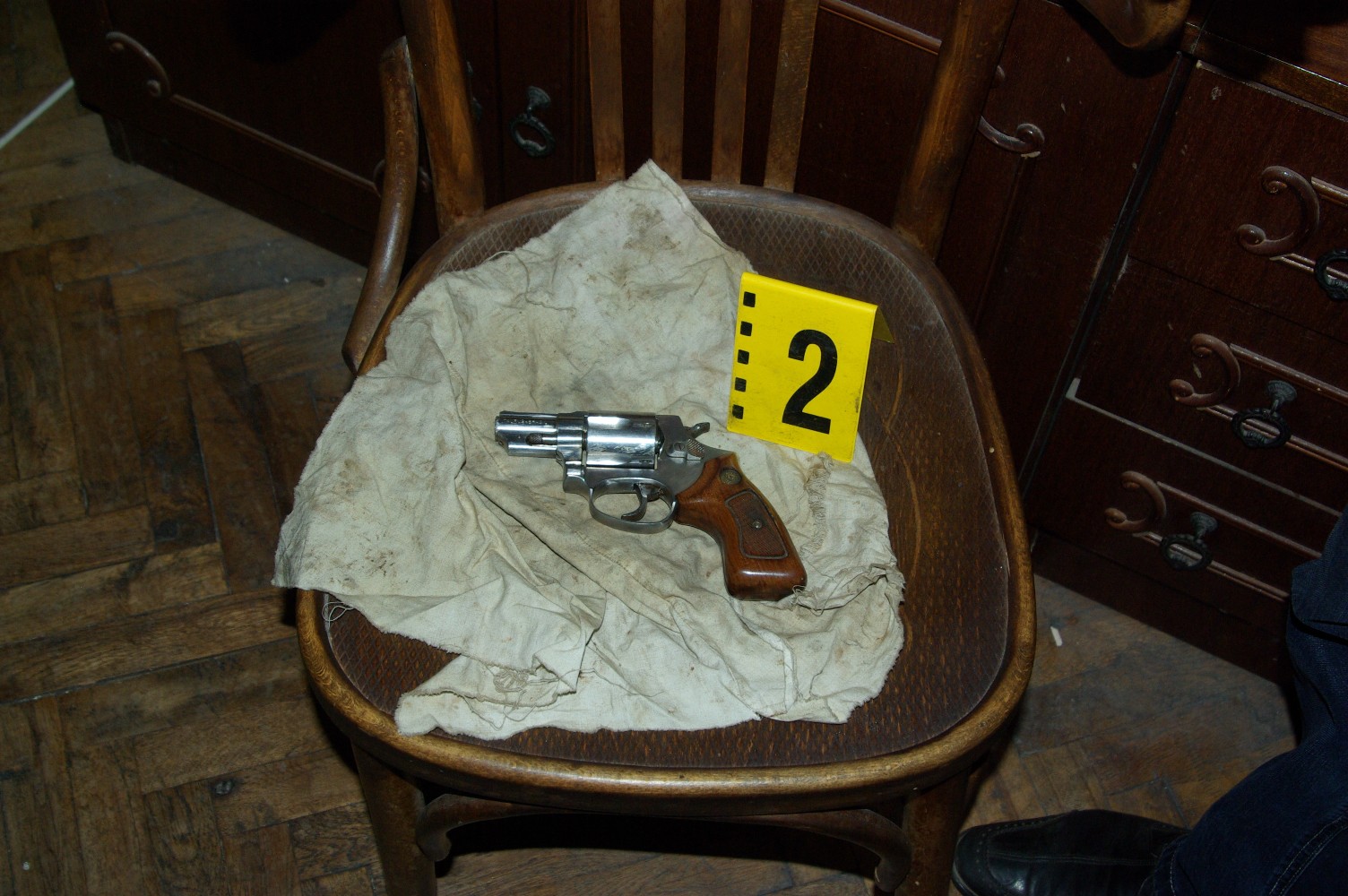Пистолетът, с който е извършен въоръжения грабеж в казиното в Шумен