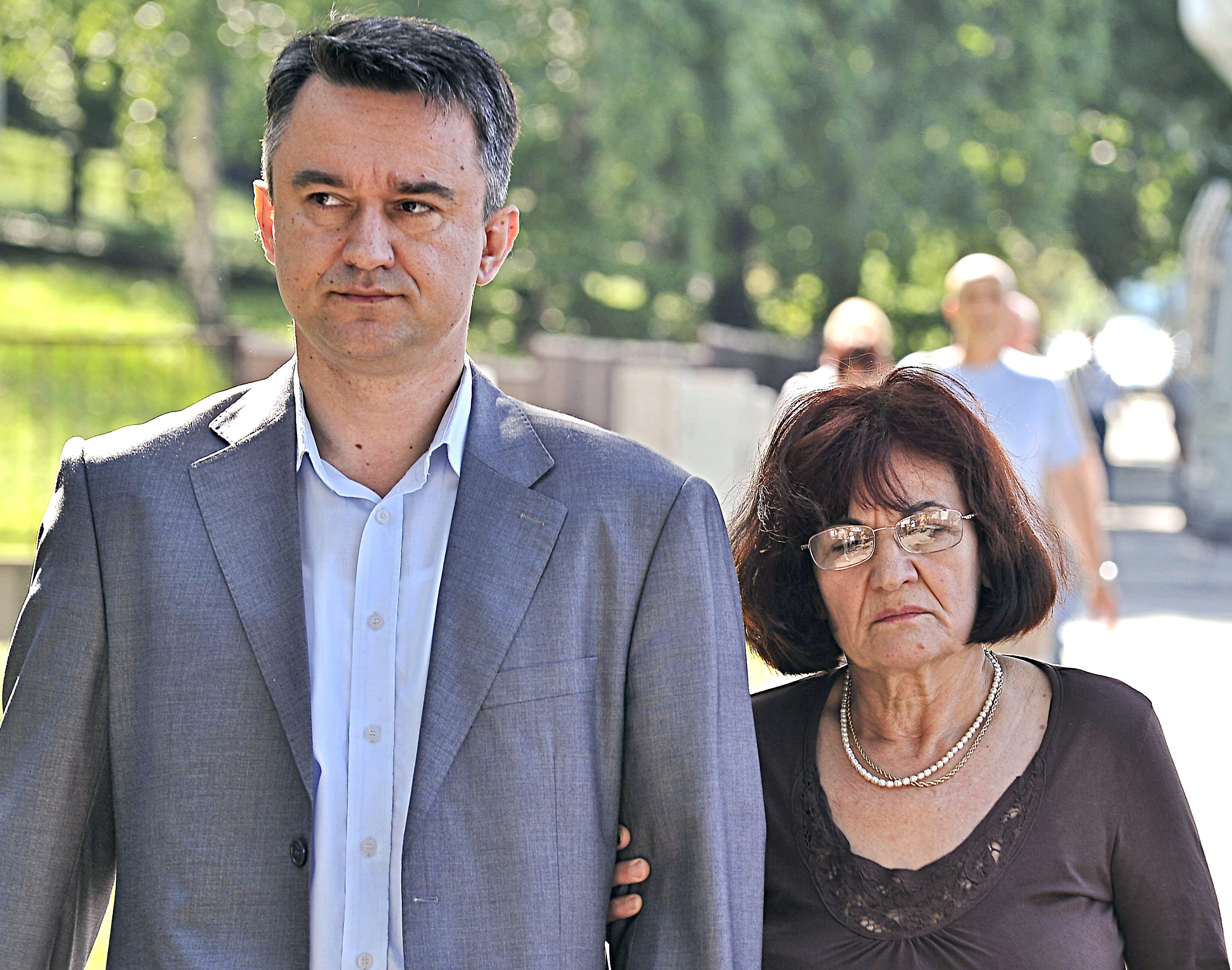 Синът и съпругата на Ратко Младич го посетиха в ареста и заявиха, че той е в лошо здравословно състояние