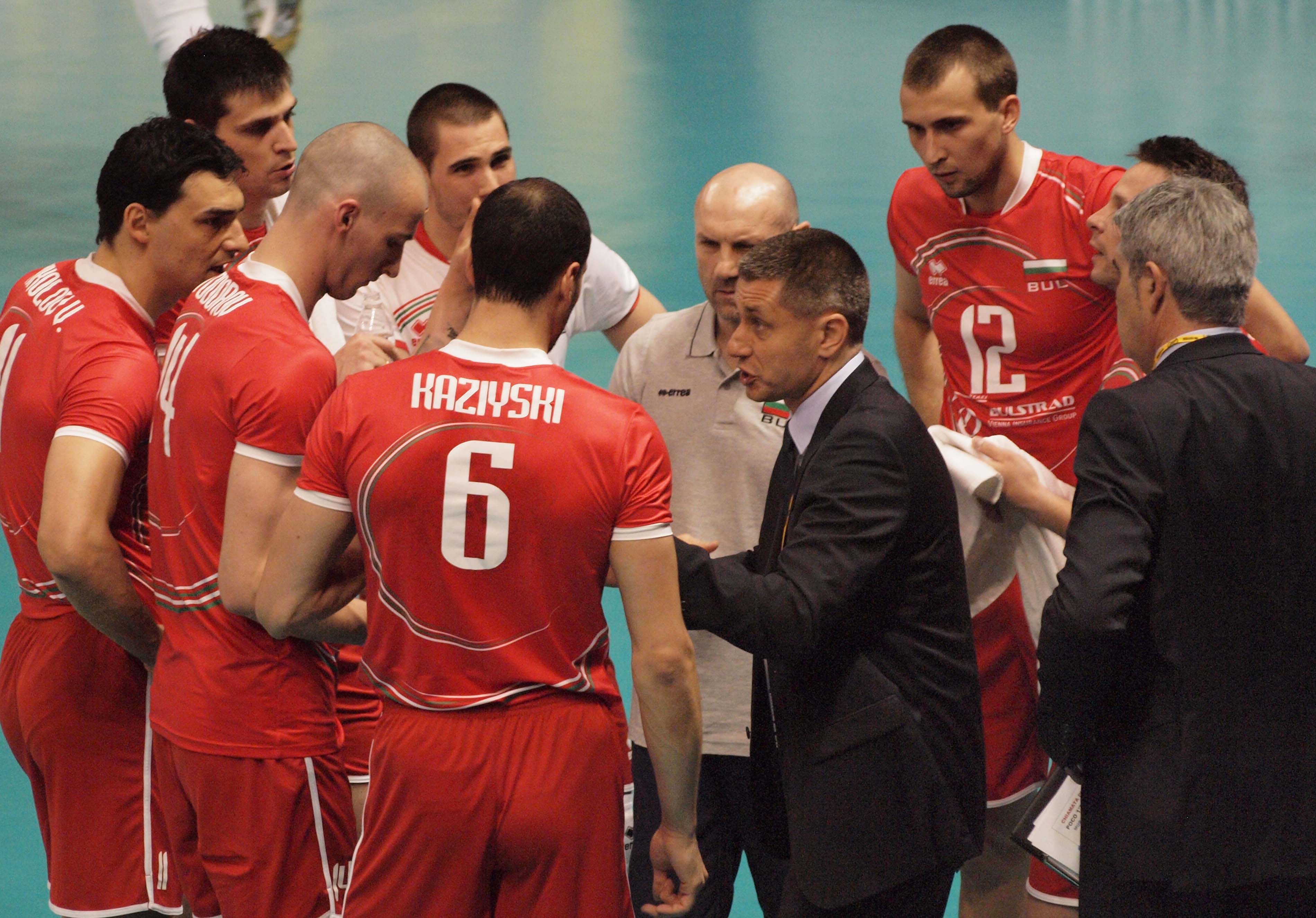 Радостин Стойчев дебютира с поражение начело на волейболния ни тим