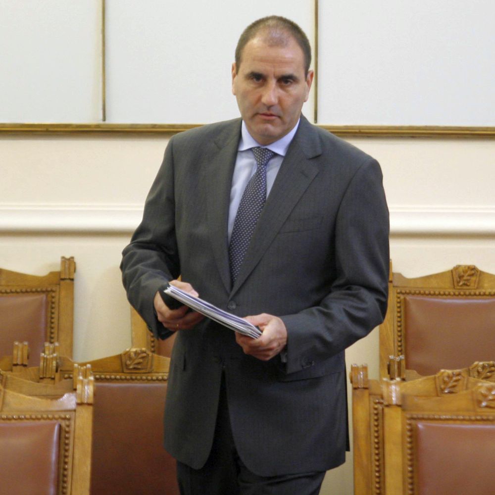 Цветанов опита да отговори на упреците на две съдийки