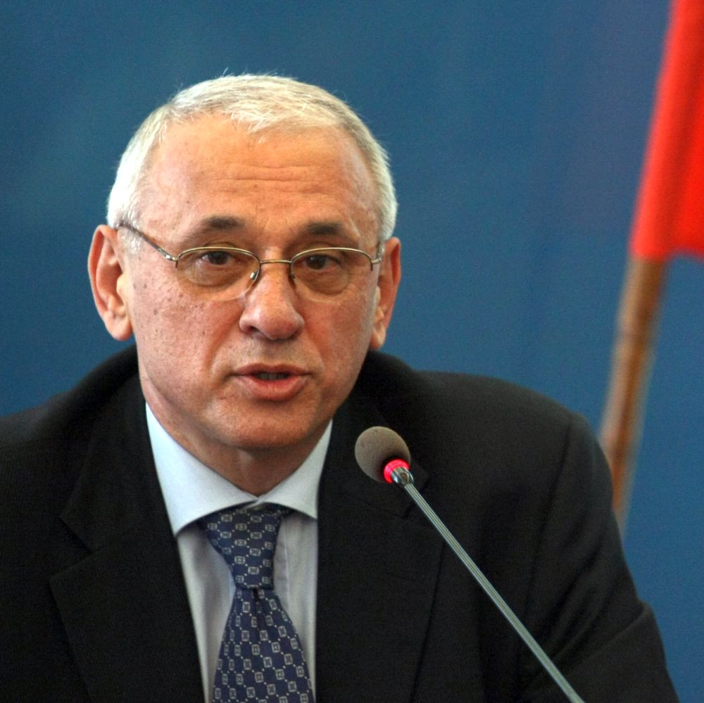 Д-р Силви Кирилов е освободен вчера по решение на Десислава Атанасова ...