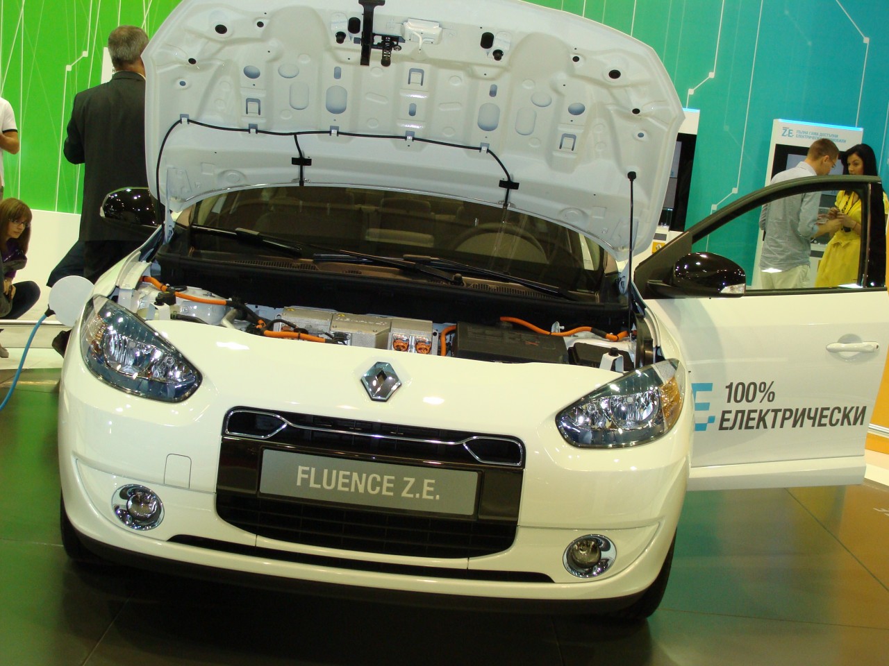 Renault представи Fluence z.e. предпремиерно