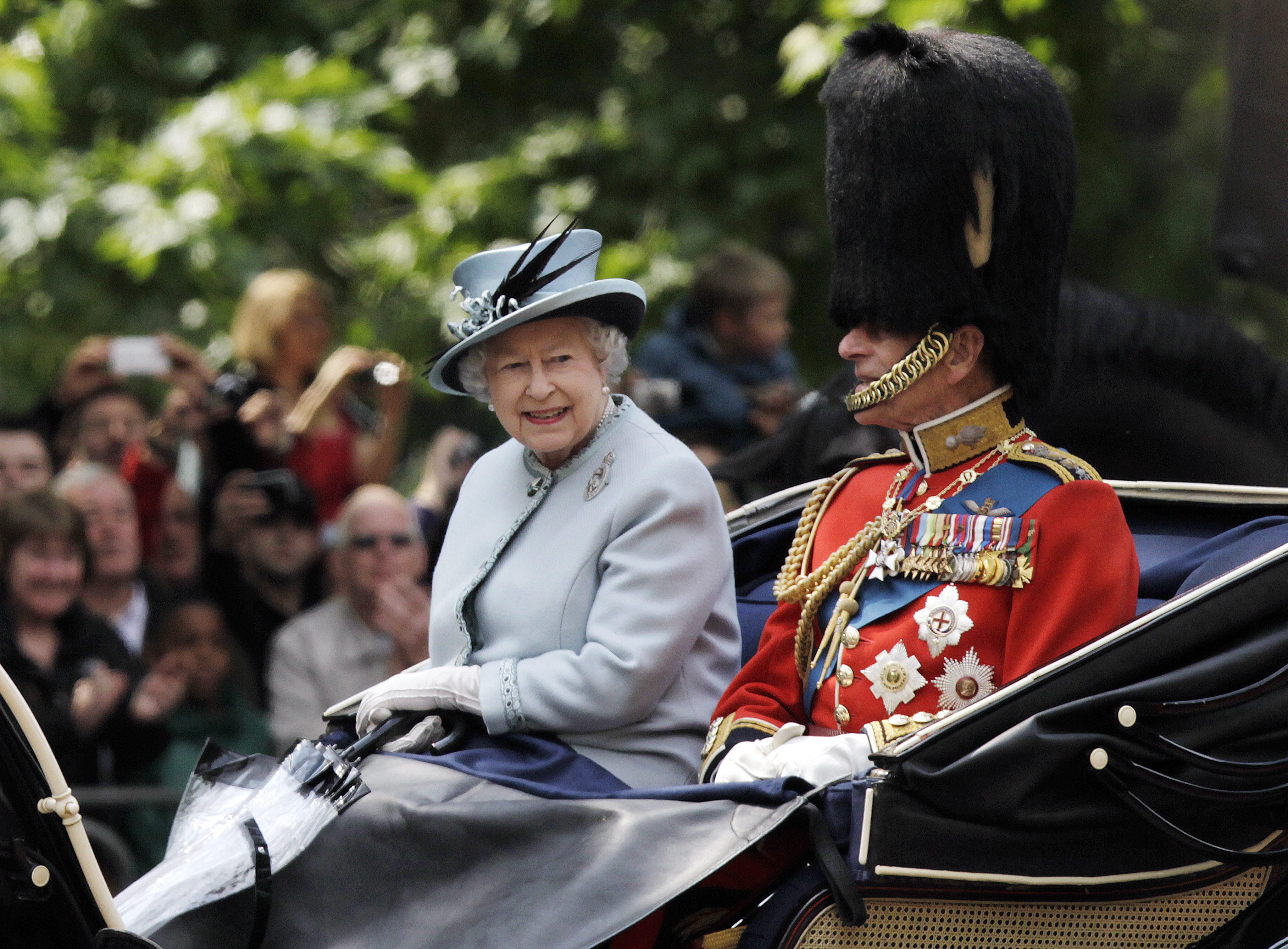 Банката на Елизабет II отнесе 10.7 млн. евро глоба за пране на пари