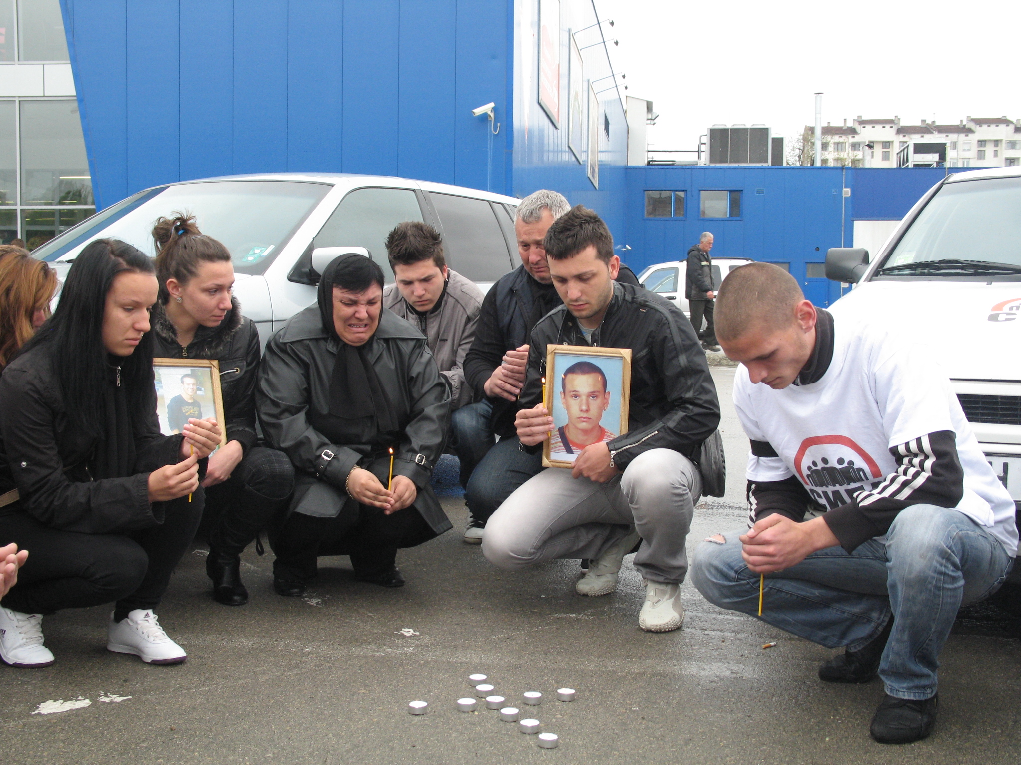 Бдение за жертвите от Симеоновград, шофьорът още без обвинение