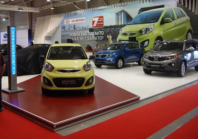 Финалистките на Мис България 2011 на щанда на КИА