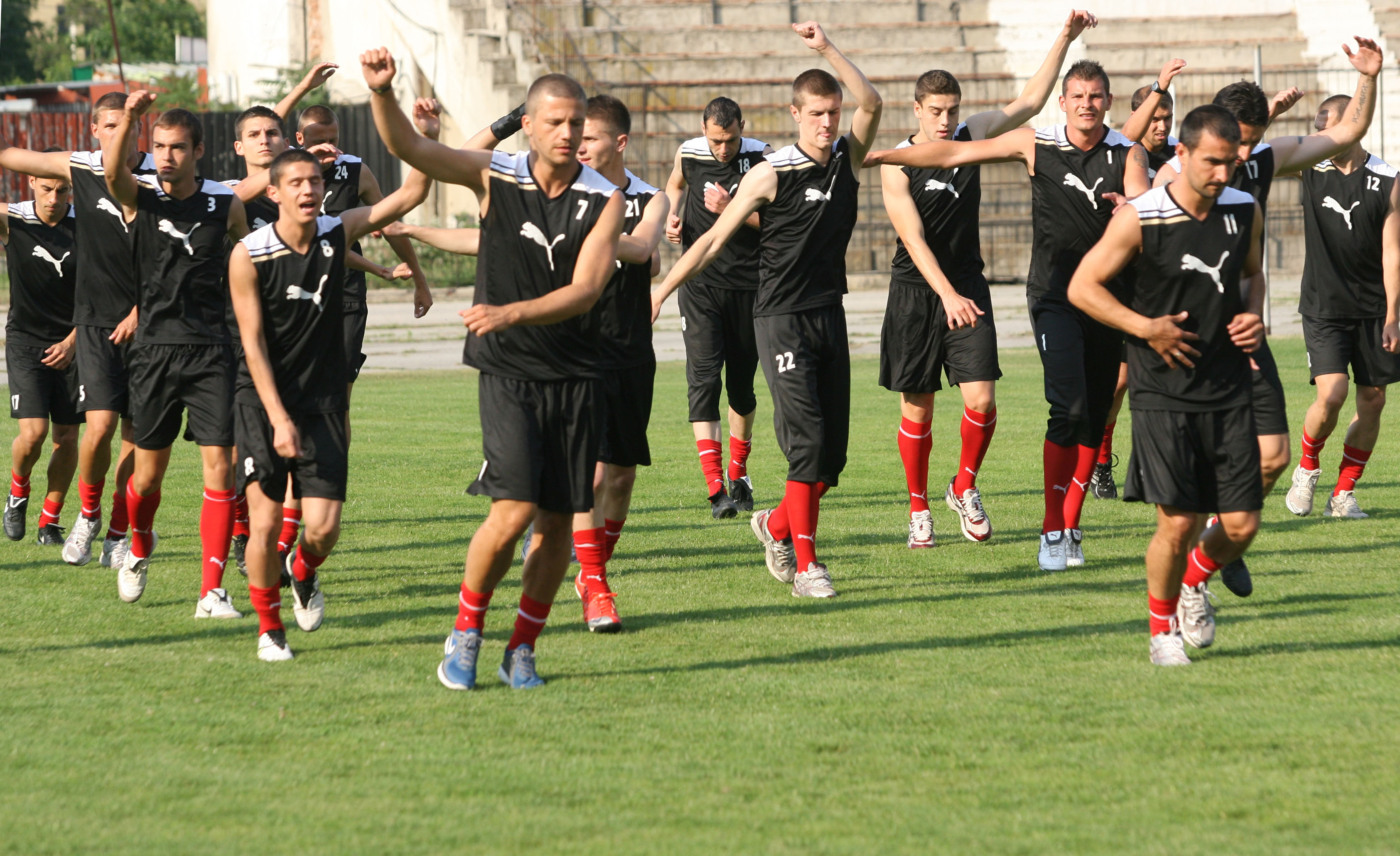 Отборът на Локомотив (София) продължава с трагичните си игри в последно време