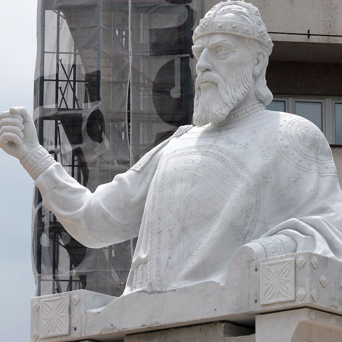 Скопие издигна паметник и на цар Самуил