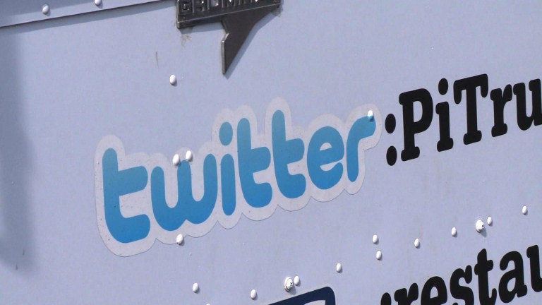 Twitter има над 200 млн. активни потребители