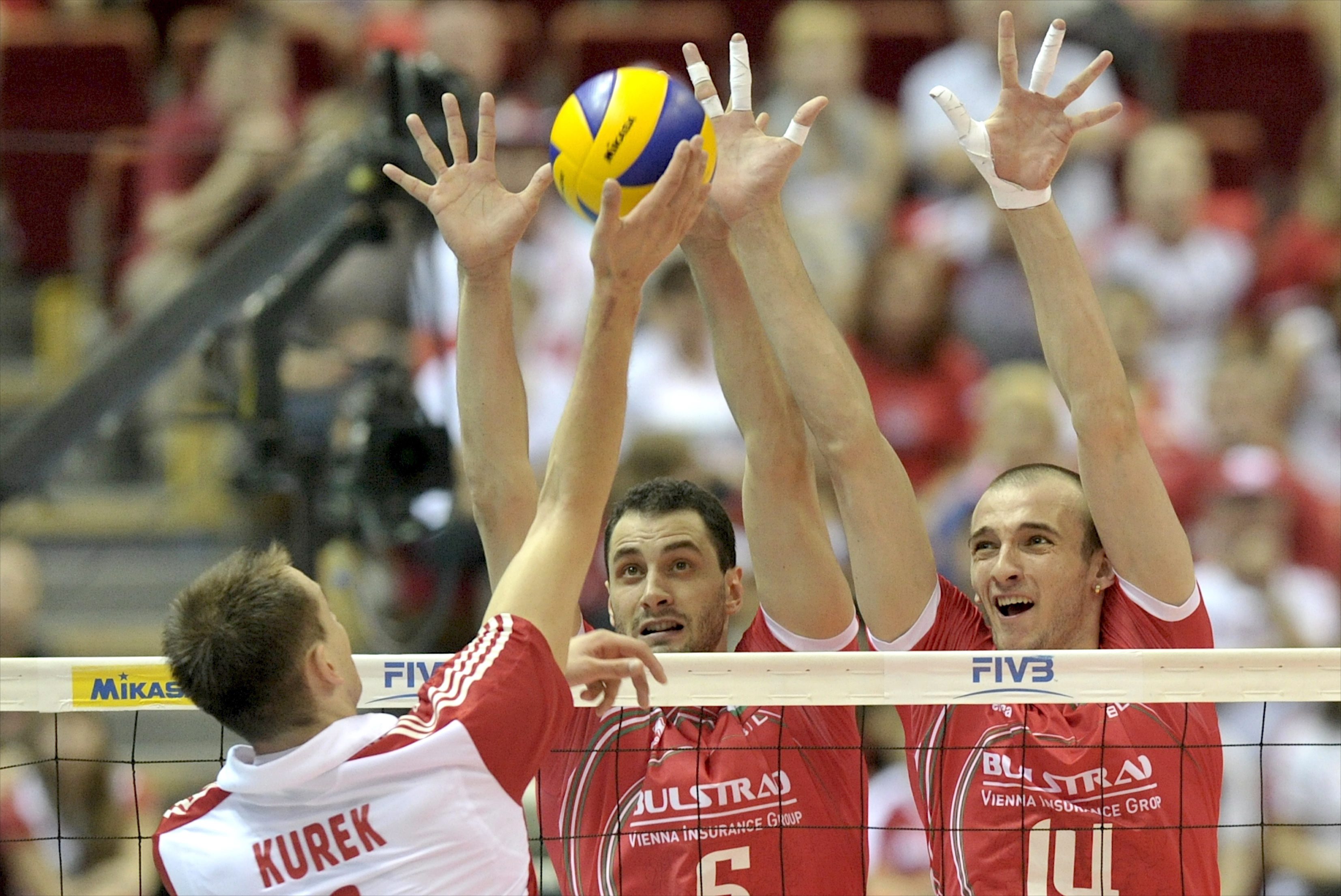България изпусна Полша на старта на финалите