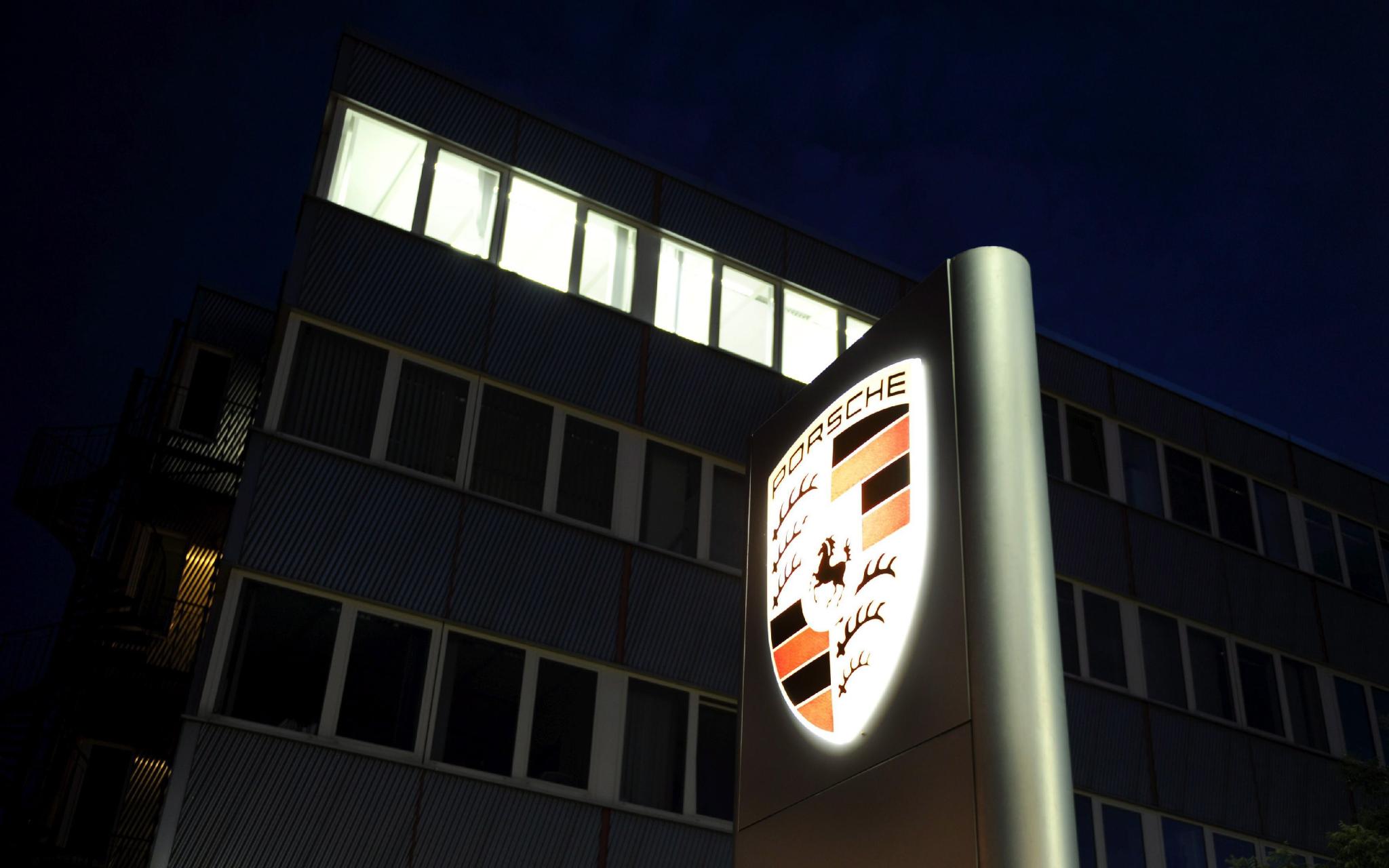 Печалбата на Porsche скочи с 20%