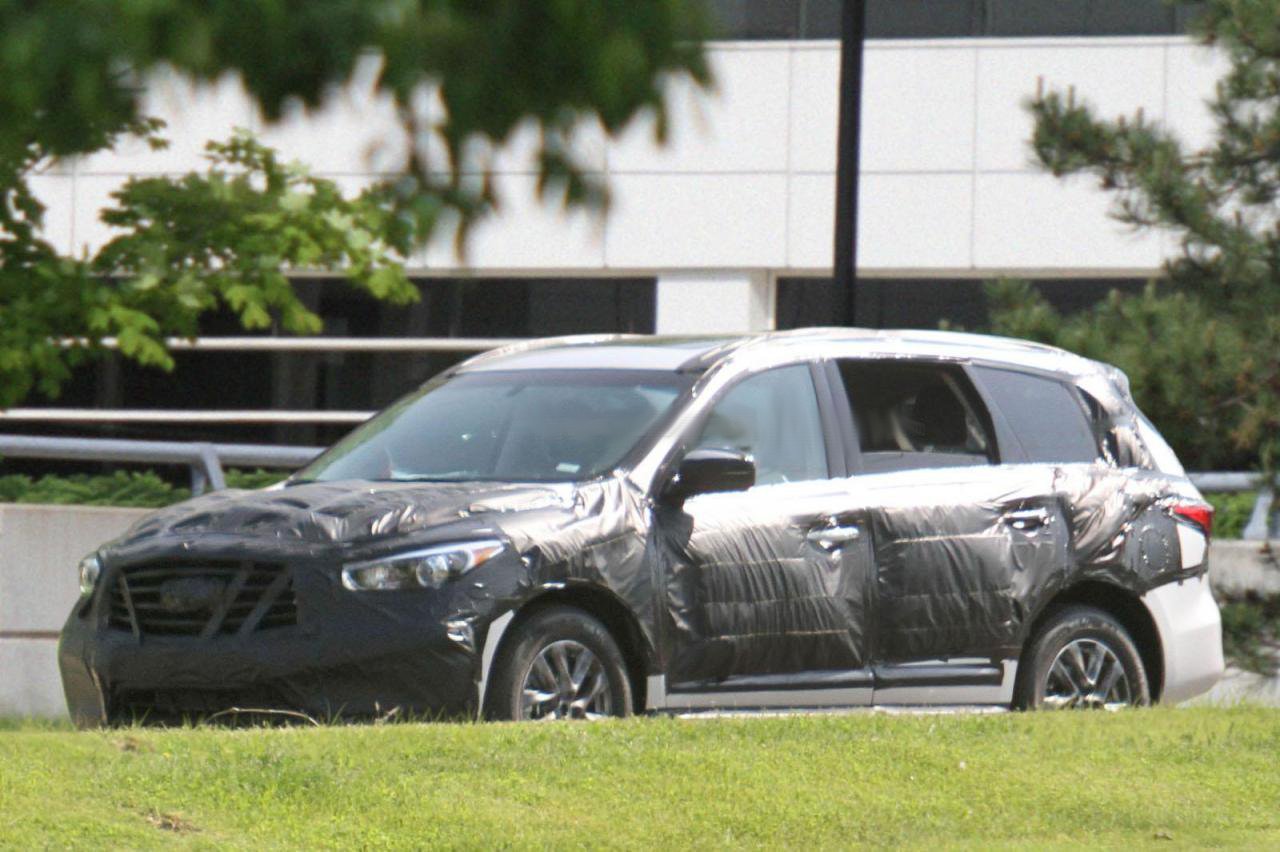Първо изображение на Infiniti JX