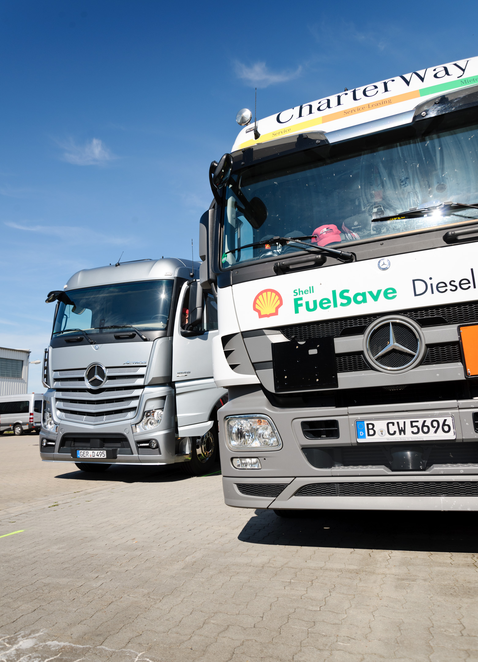 Shell и Daimler поставят нов рекорд по икономичност на камион
